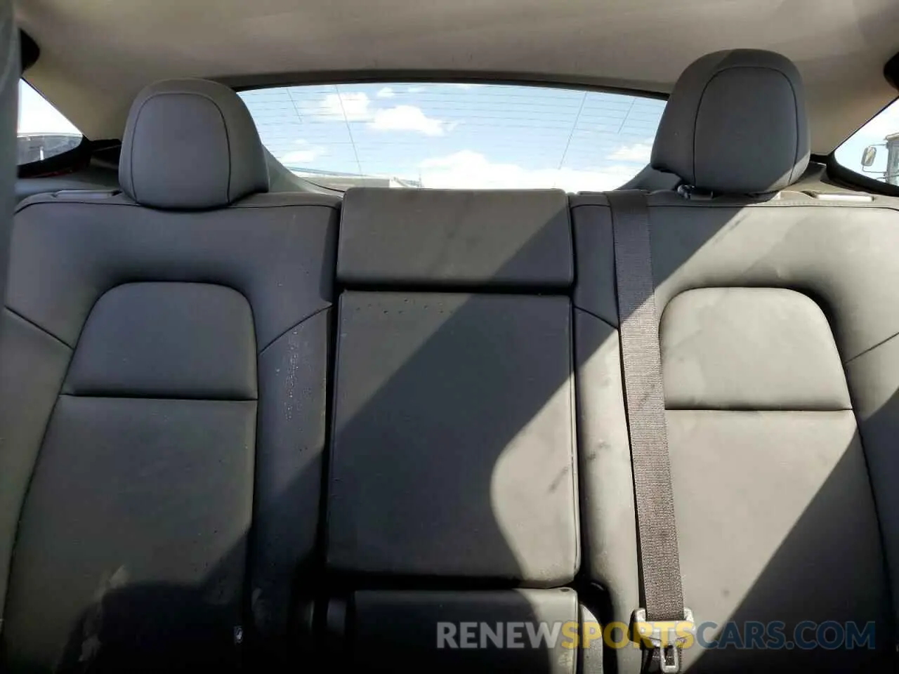 10 Photograph of a damaged car 7SAYGDEE7SF286737 TESLA MODEL Y 2025