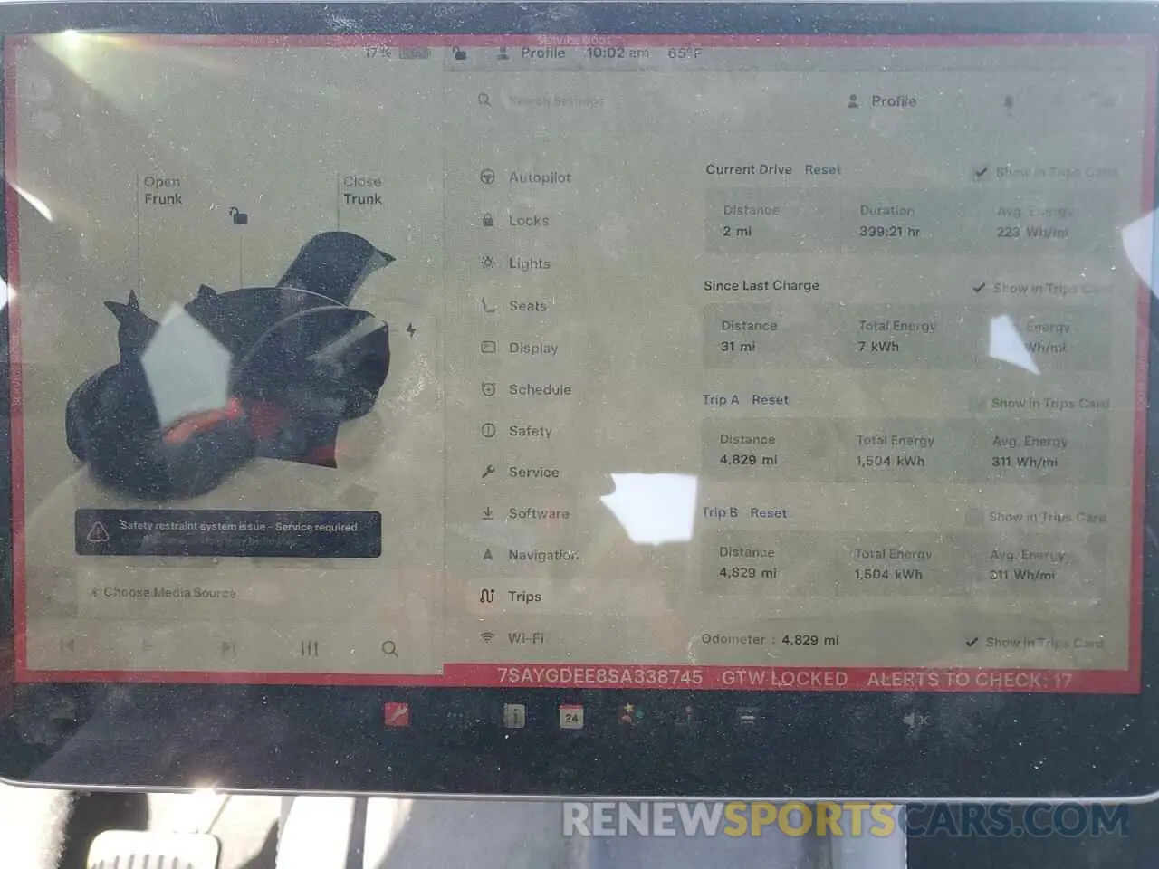 9 Photograph of a damaged car 7SAYGDEE8SA338745 TESLA MODEL Y 2025