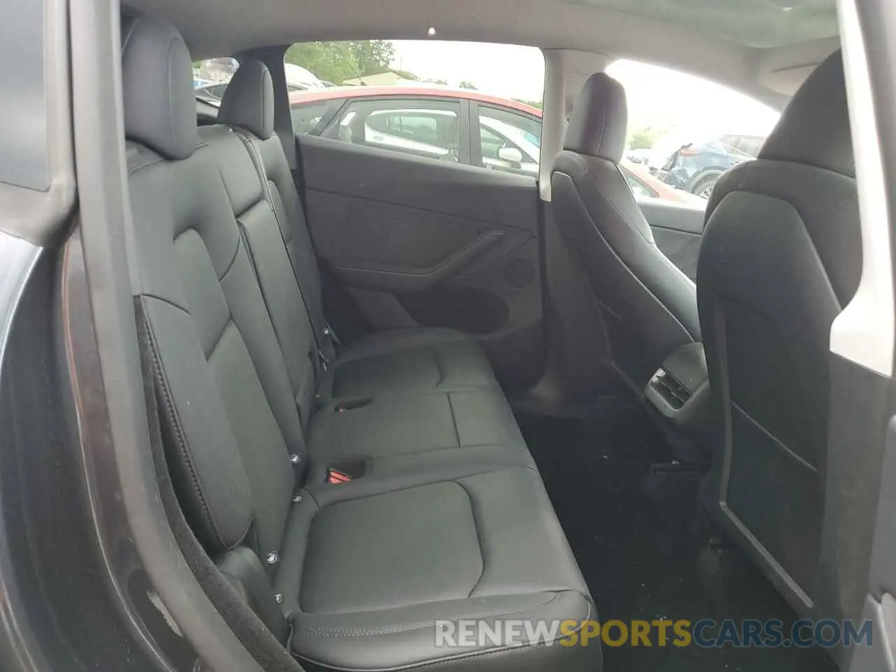 10 Photograph of a damaged car 7SAYGDEE8SA344335 TESLA MODEL Y 2025