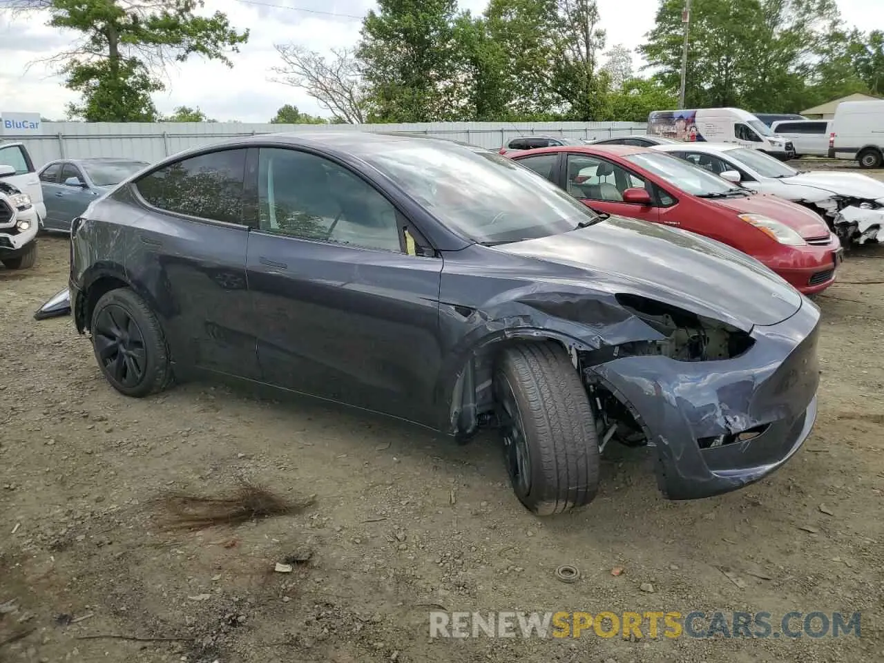 4 Photograph of a damaged car 7SAYGDEE8SA344335 TESLA MODEL Y 2025