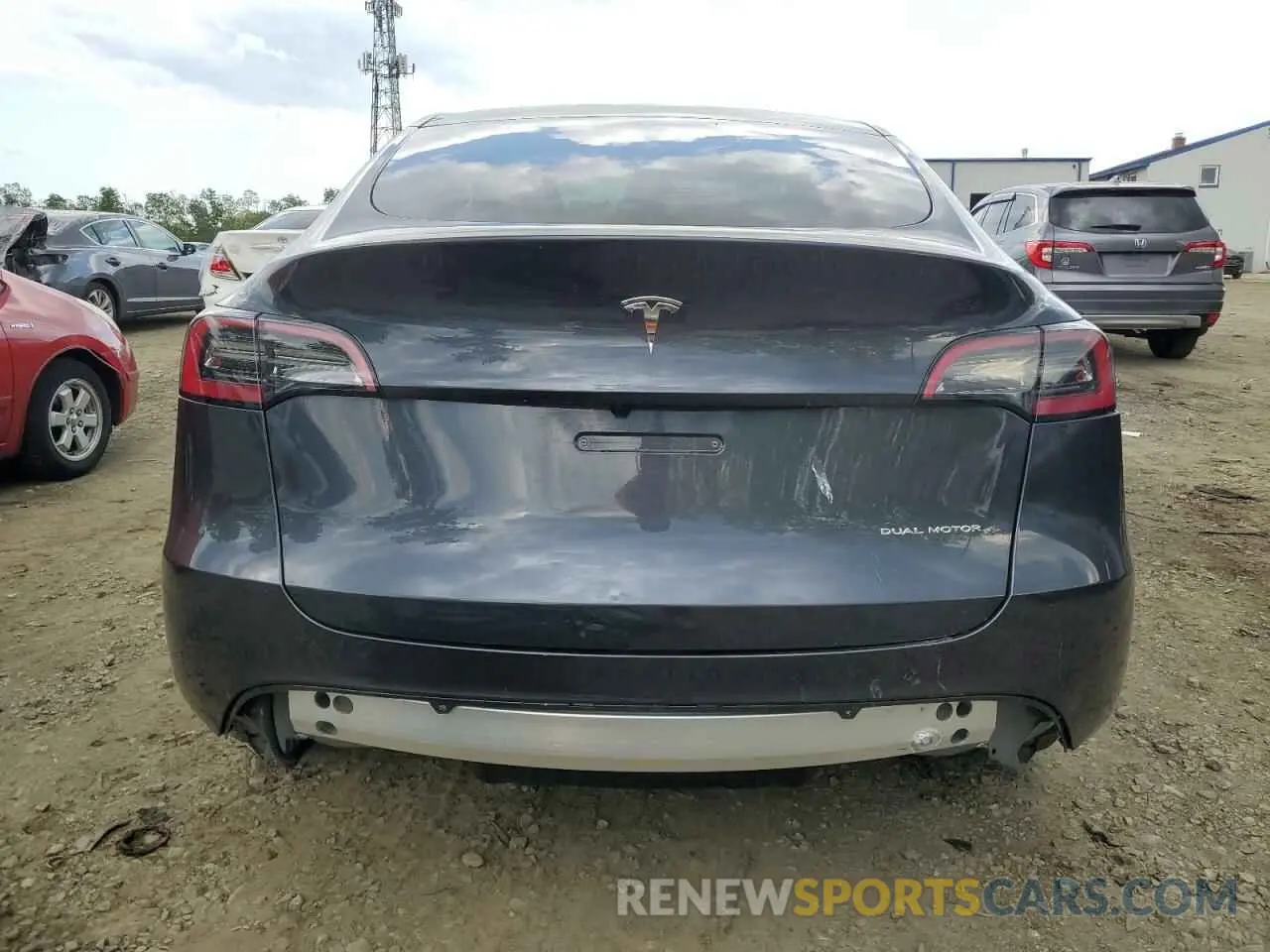 6 Photograph of a damaged car 7SAYGDEE8SA344335 TESLA MODEL Y 2025