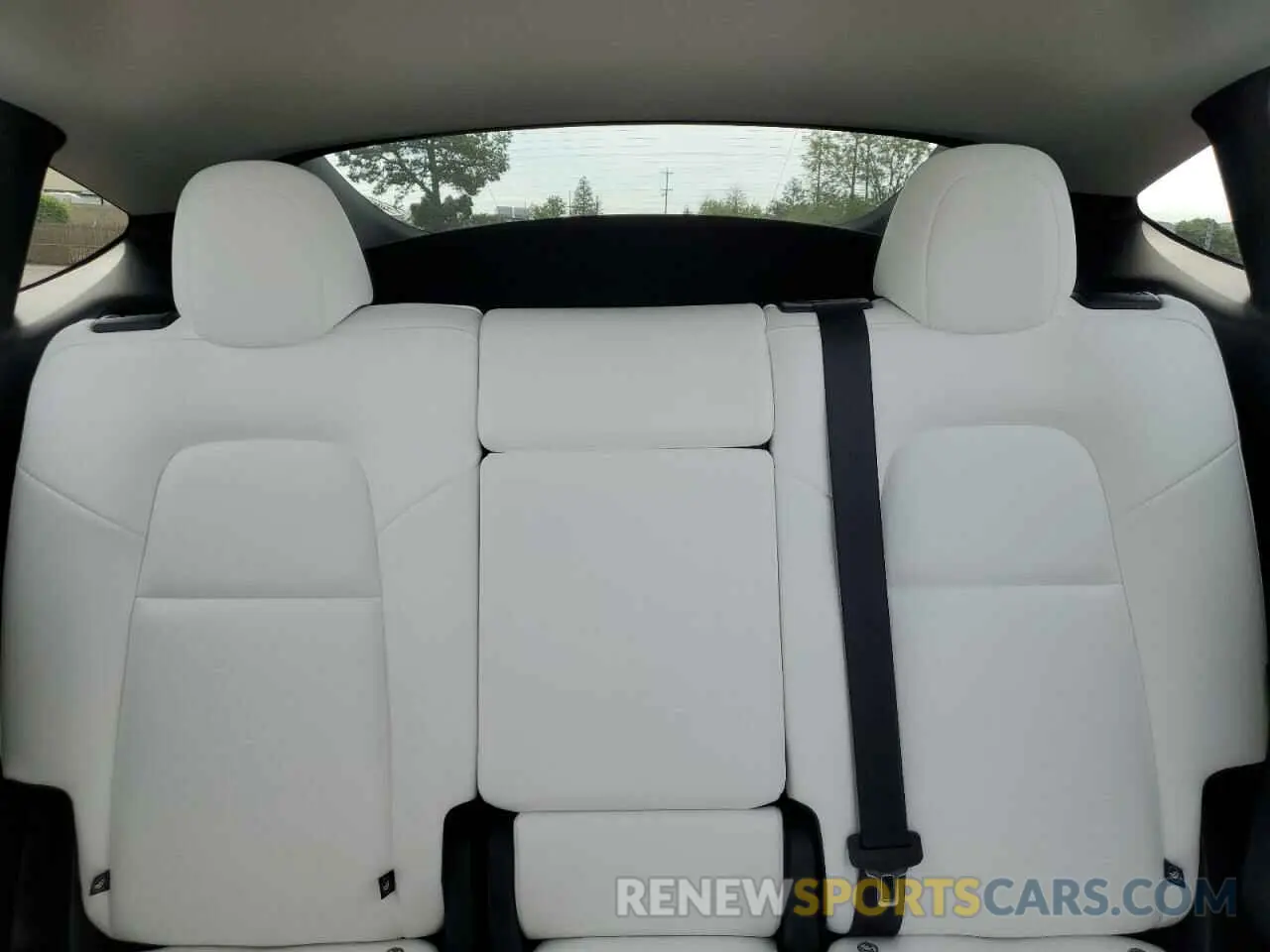 10 Photograph of a damaged car 7SAYGDEE8SF235120 TESLA MODEL Y 2025