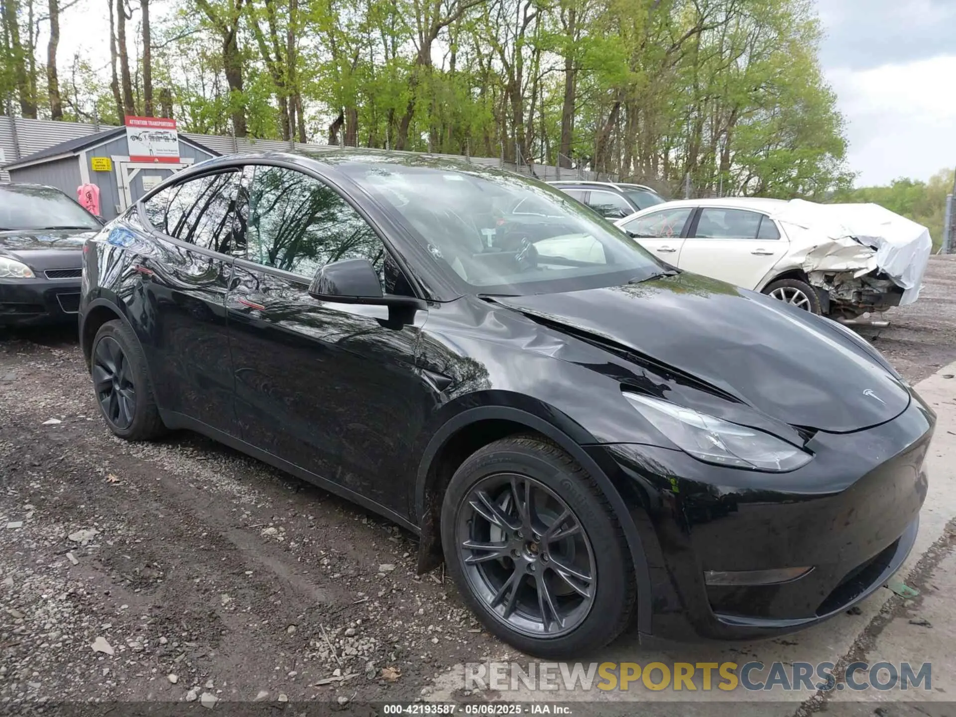 1 Photograph of a damaged car 7SAYGDEE9SA367039 TESLA MODEL Y 2025