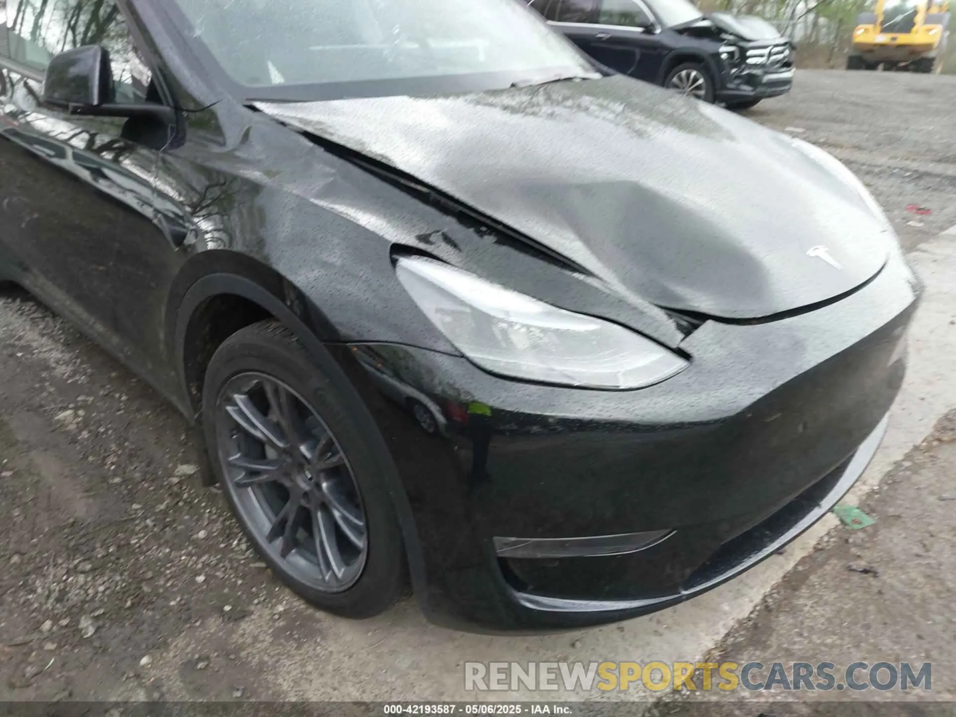 6 Photograph of a damaged car 7SAYGDEE9SA367039 TESLA MODEL Y 2025