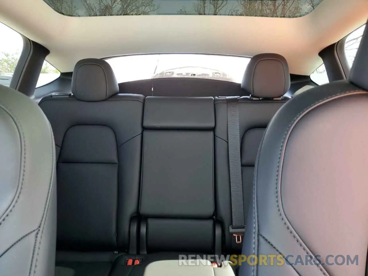 10 Photograph of a damaged car 7SAYGDEE9SF224403 TESLA MODEL Y 2025