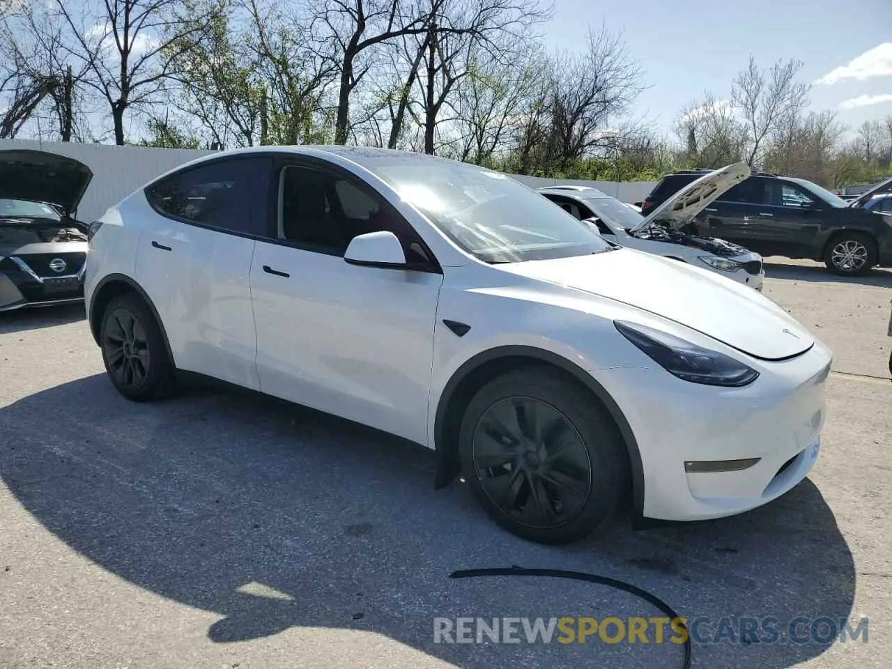 4 Photograph of a damaged car 7SAYGDEE9SF224403 TESLA MODEL Y 2025