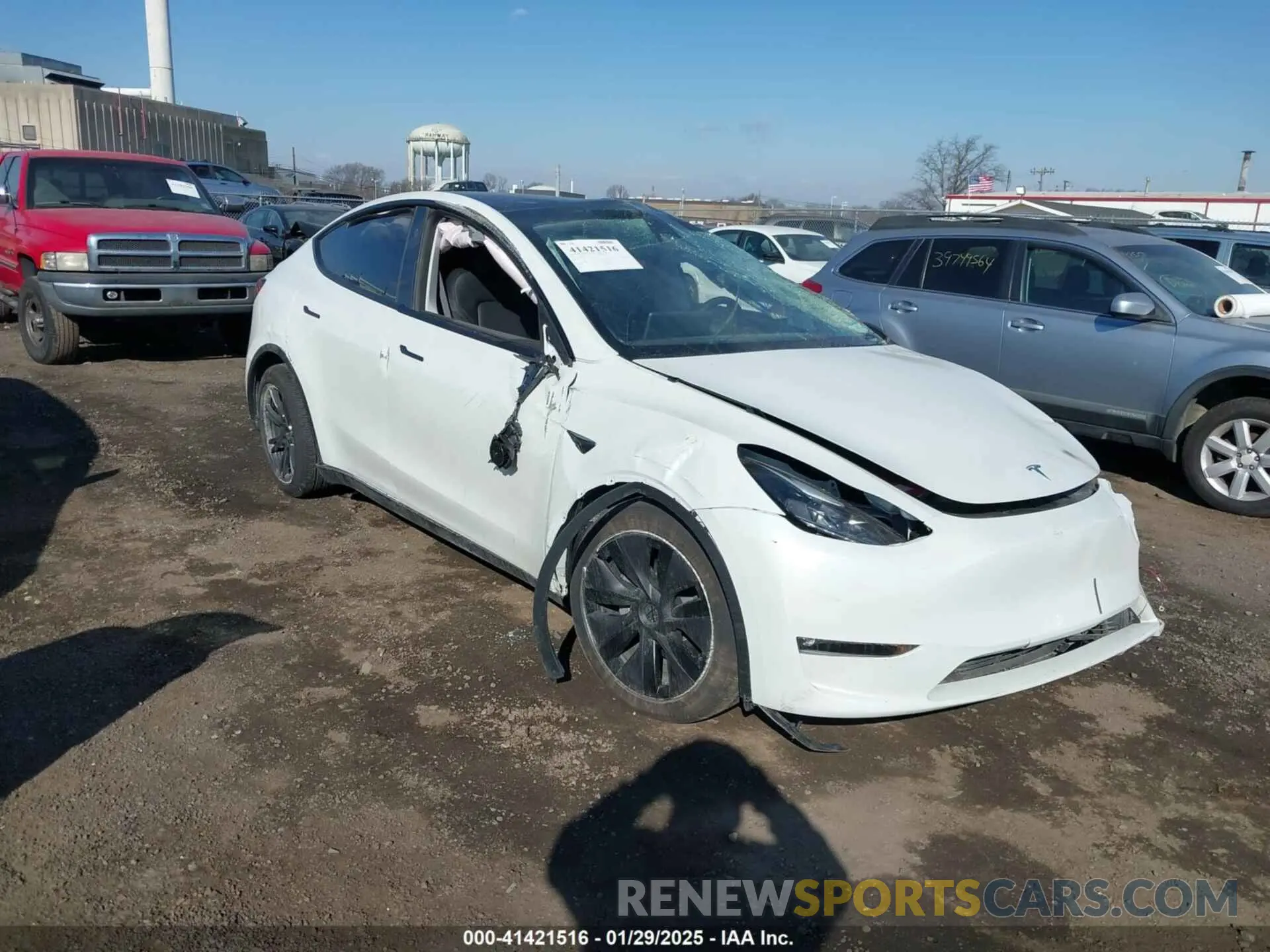 1 Photograph of a damaged car 7SAYGDEE9SF248135 TESLA MODEL Y 2025