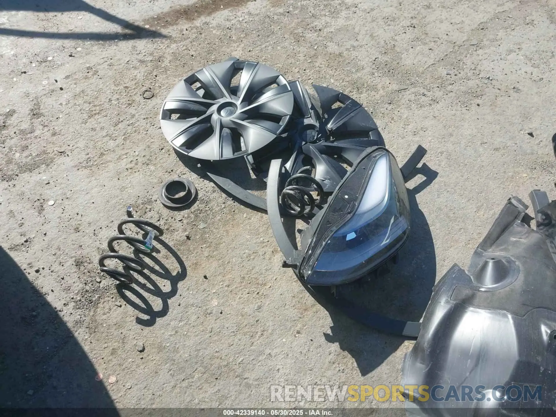 12 Photograph of a damaged car 7SAYGDEE9SF265307 TESLA MODEL Y 2025
