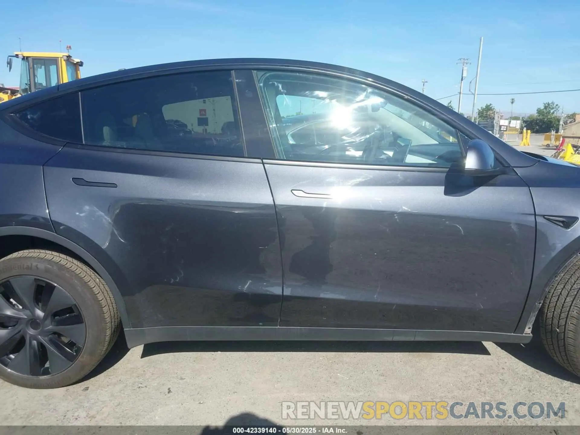 14 Photograph of a damaged car 7SAYGDEE9SF265307 TESLA MODEL Y 2025