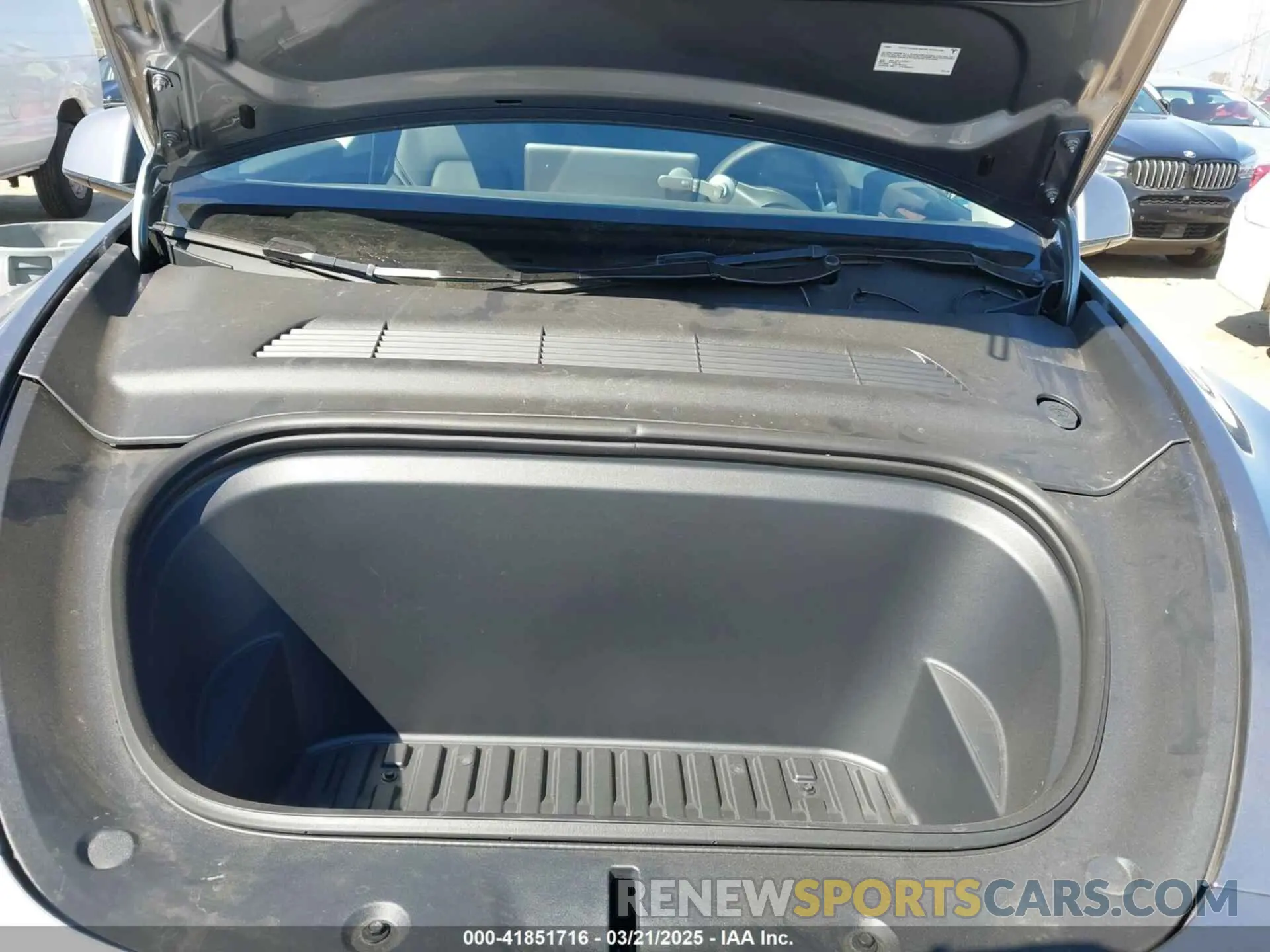 10 Photograph of a damaged car 7SAYGDEEXSF240903 TESLA MODEL Y 2025