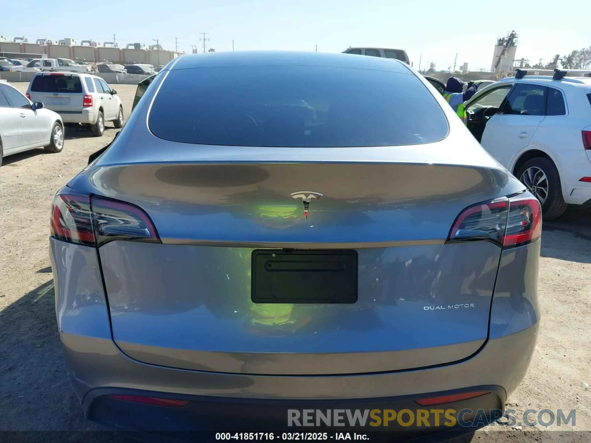 15 Photograph of a damaged car 7SAYGDEEXSF240903 TESLA MODEL Y 2025
