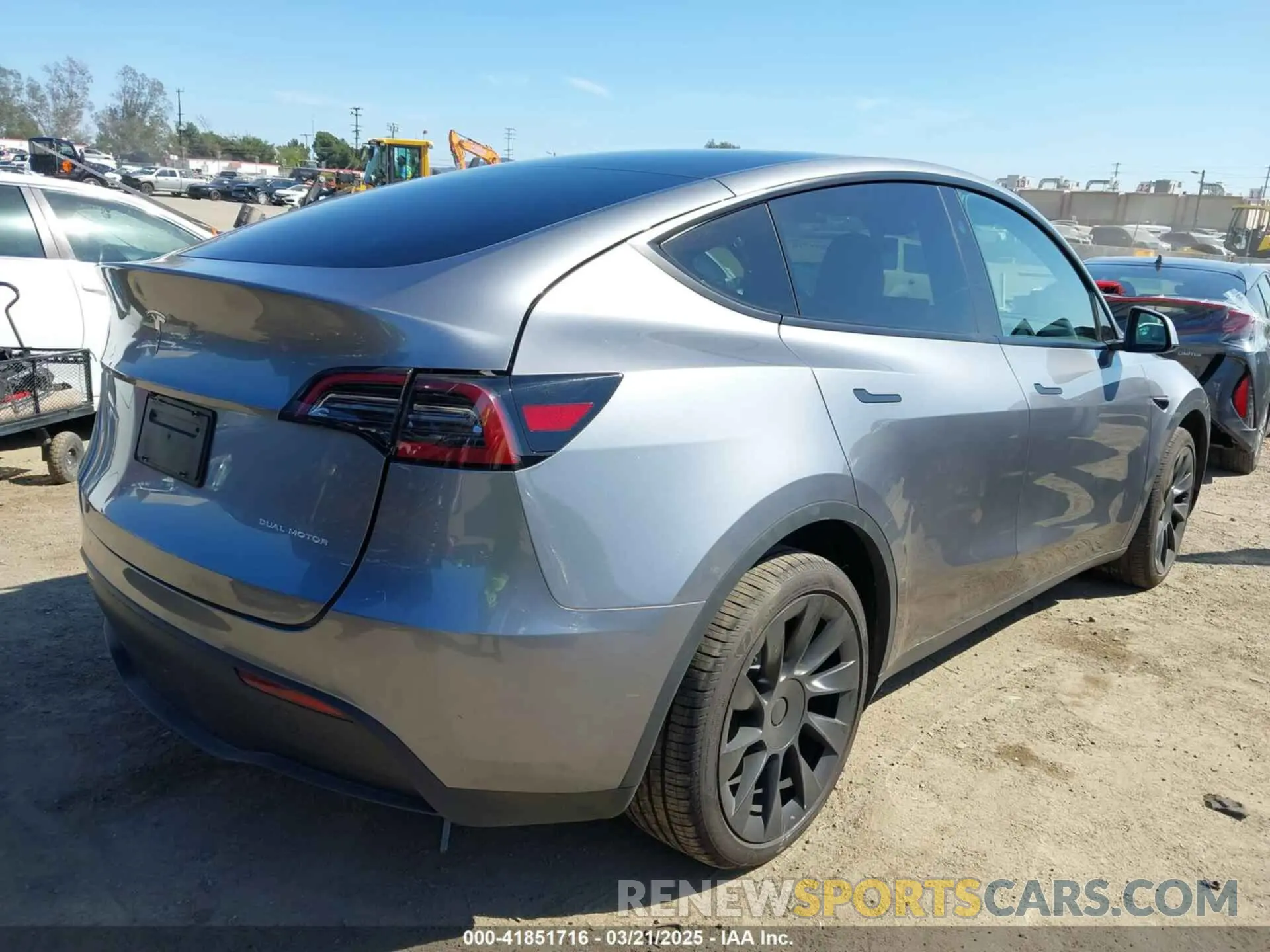 4 Photograph of a damaged car 7SAYGDEEXSF240903 TESLA MODEL Y 2025