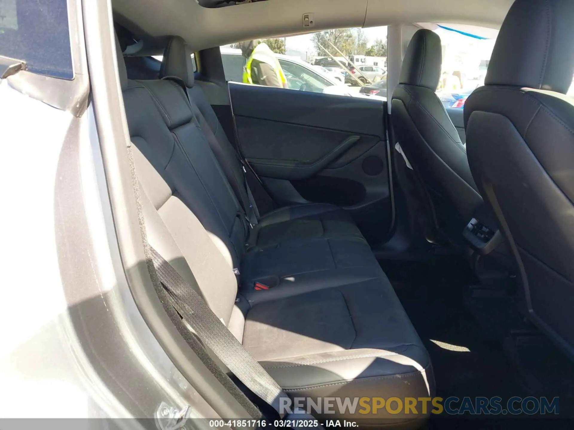 8 Photograph of a damaged car 7SAYGDEEXSF240903 TESLA MODEL Y 2025