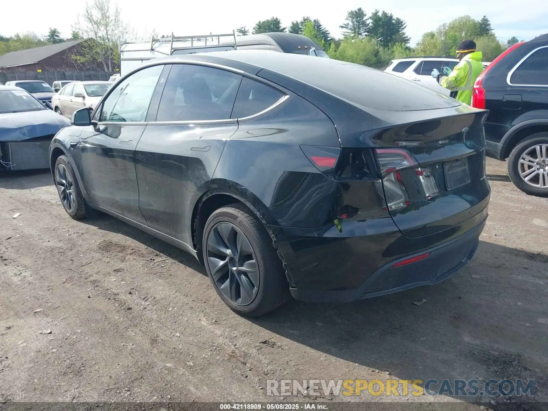 3 Photograph of a damaged car 7SAYGDEEXSF247365 TESLA MODEL Y 2025