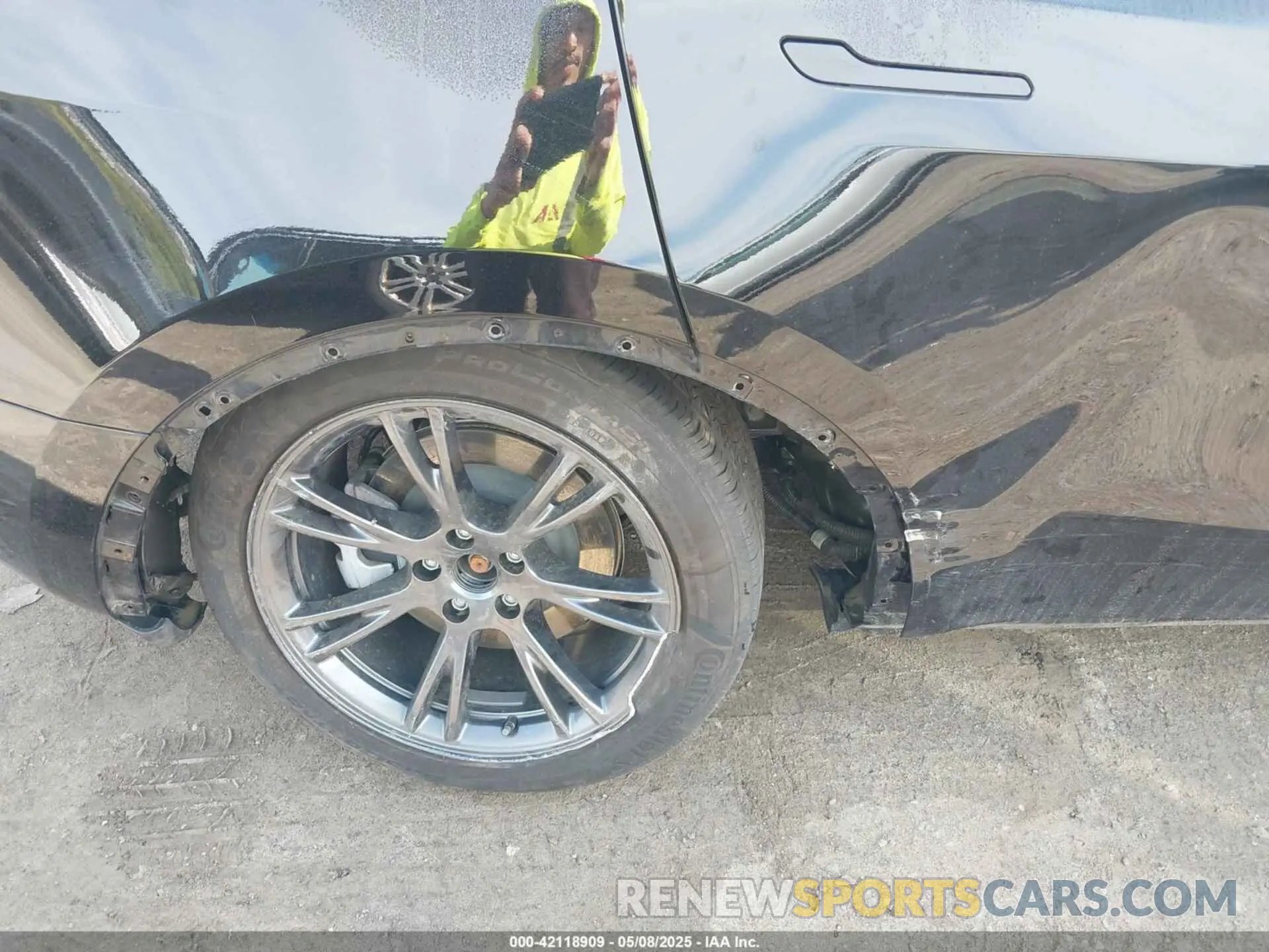 6 Photograph of a damaged car 7SAYGDEEXSF247365 TESLA MODEL Y 2025