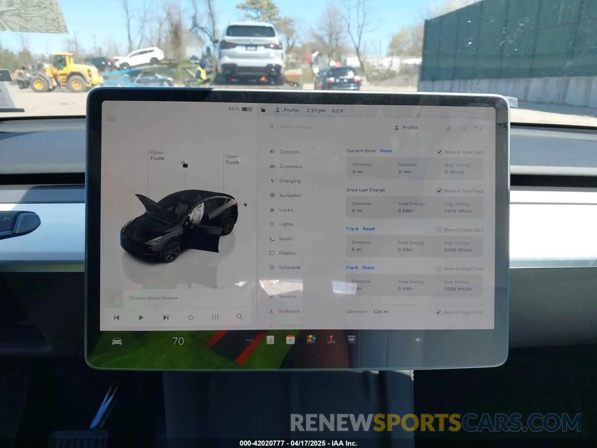 19 Photograph of a damaged car 7SAYGDEEXSF297876 TESLA MODEL Y 2025