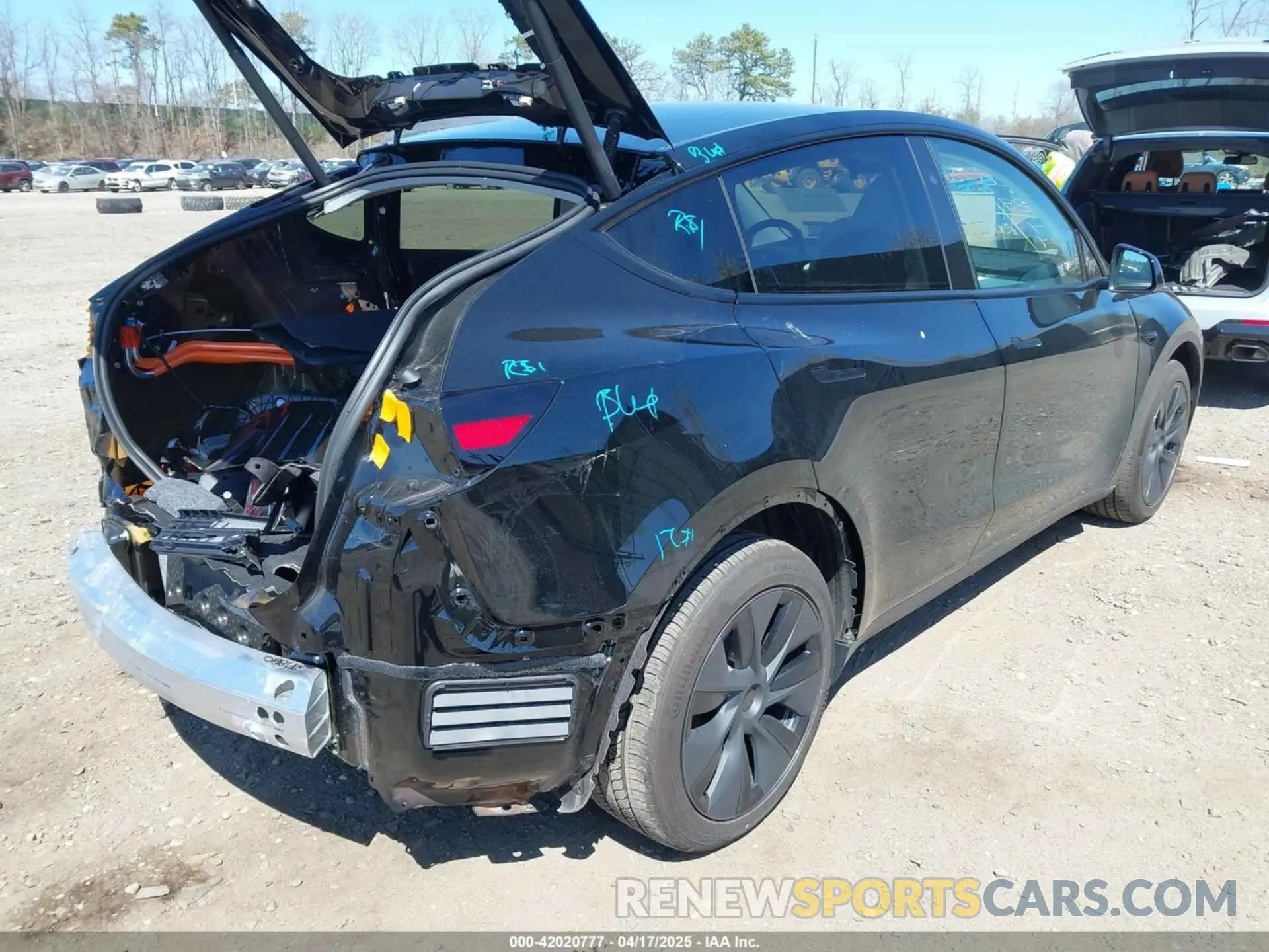 4 Photograph of a damaged car 7SAYGDEEXSF297876 TESLA MODEL Y 2025