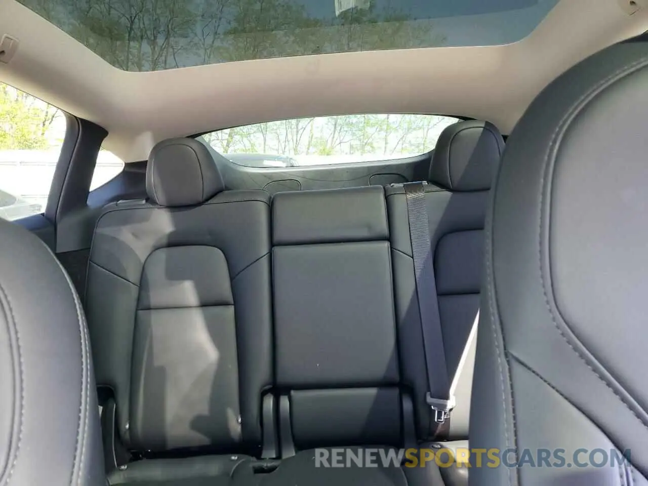 10 Photograph of a damaged car 7SAYGDEF1SA359204 TESLA MODEL Y 2025