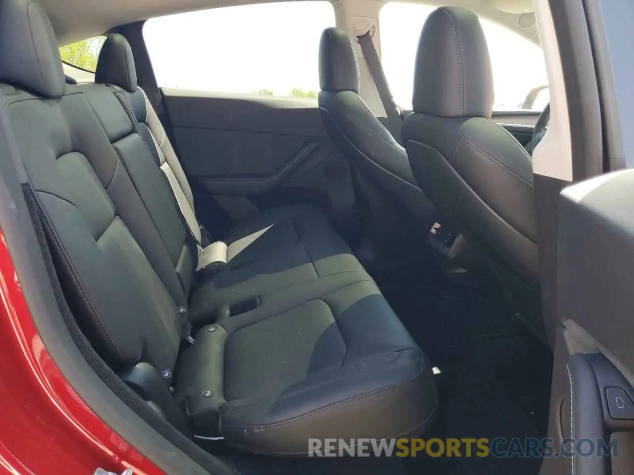 11 Photograph of a damaged car 7SAYGDEF1SA359204 TESLA MODEL Y 2025