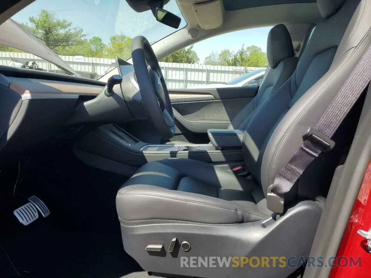 7 Photograph of a damaged car 7SAYGDEF1SA359204 TESLA MODEL Y 2025