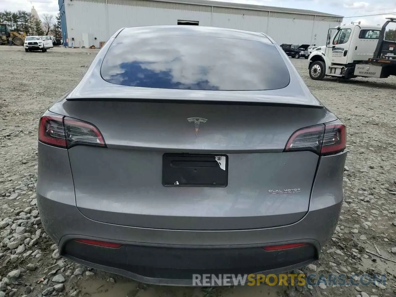 6 Photograph of a damaged car 7SAYGDEF1SF304352 TESLA MODEL Y 2025