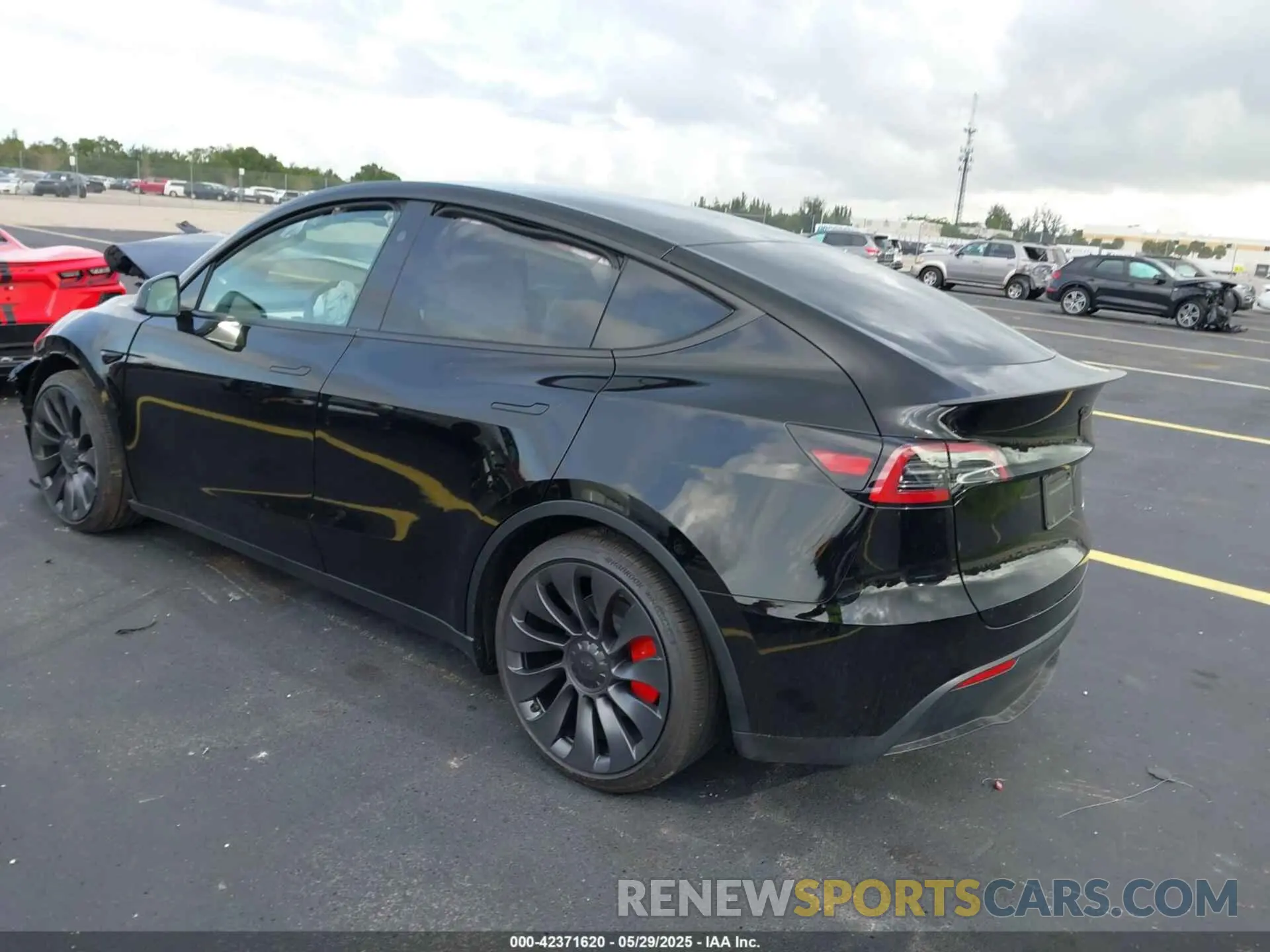3 Photograph of a damaged car 7SAYGDEF2SA341357 TESLA MODEL Y 2025