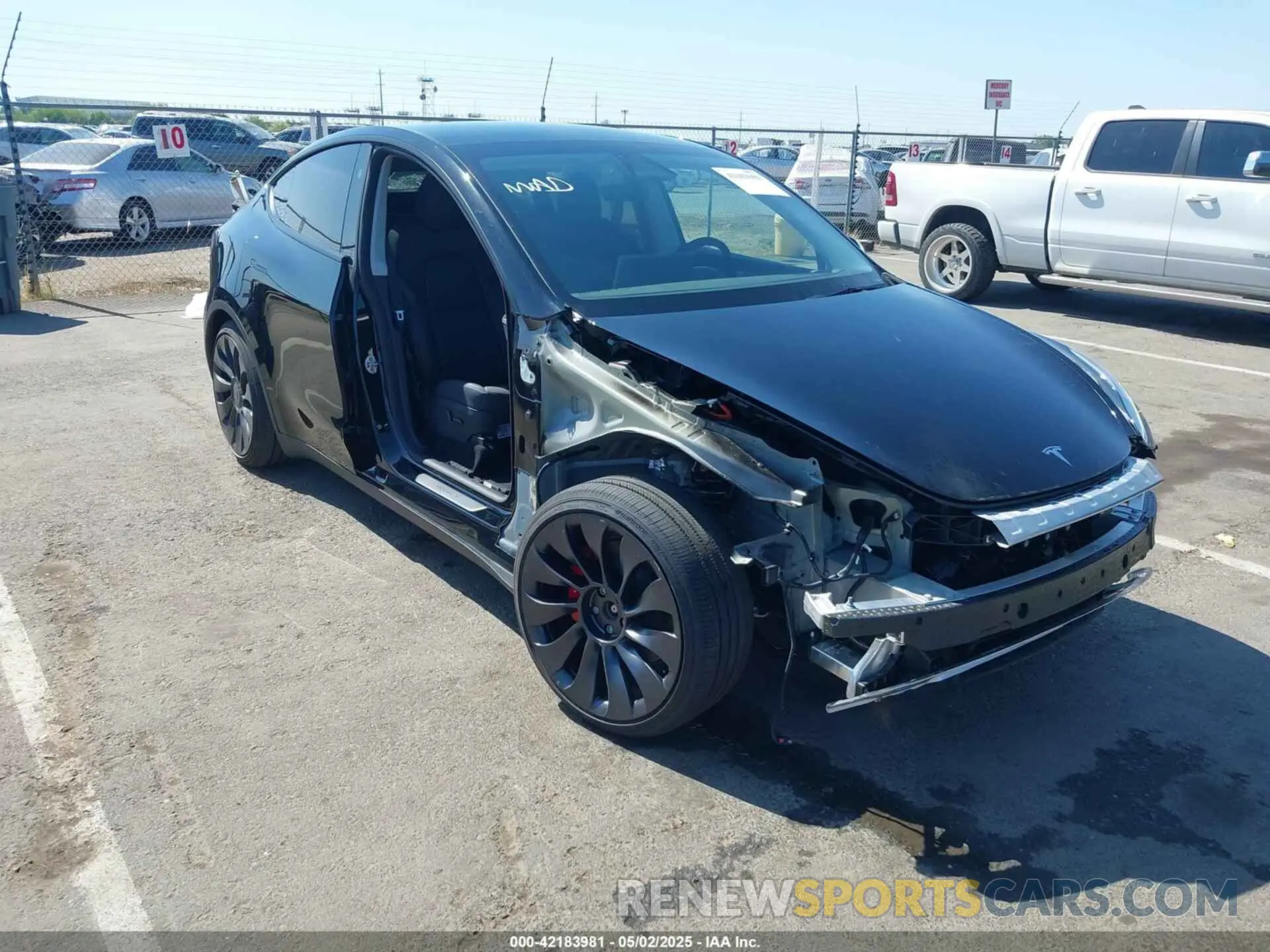 1 Photograph of a damaged car 7SAYGDEF2SF300505 TESLA MODEL Y 2025