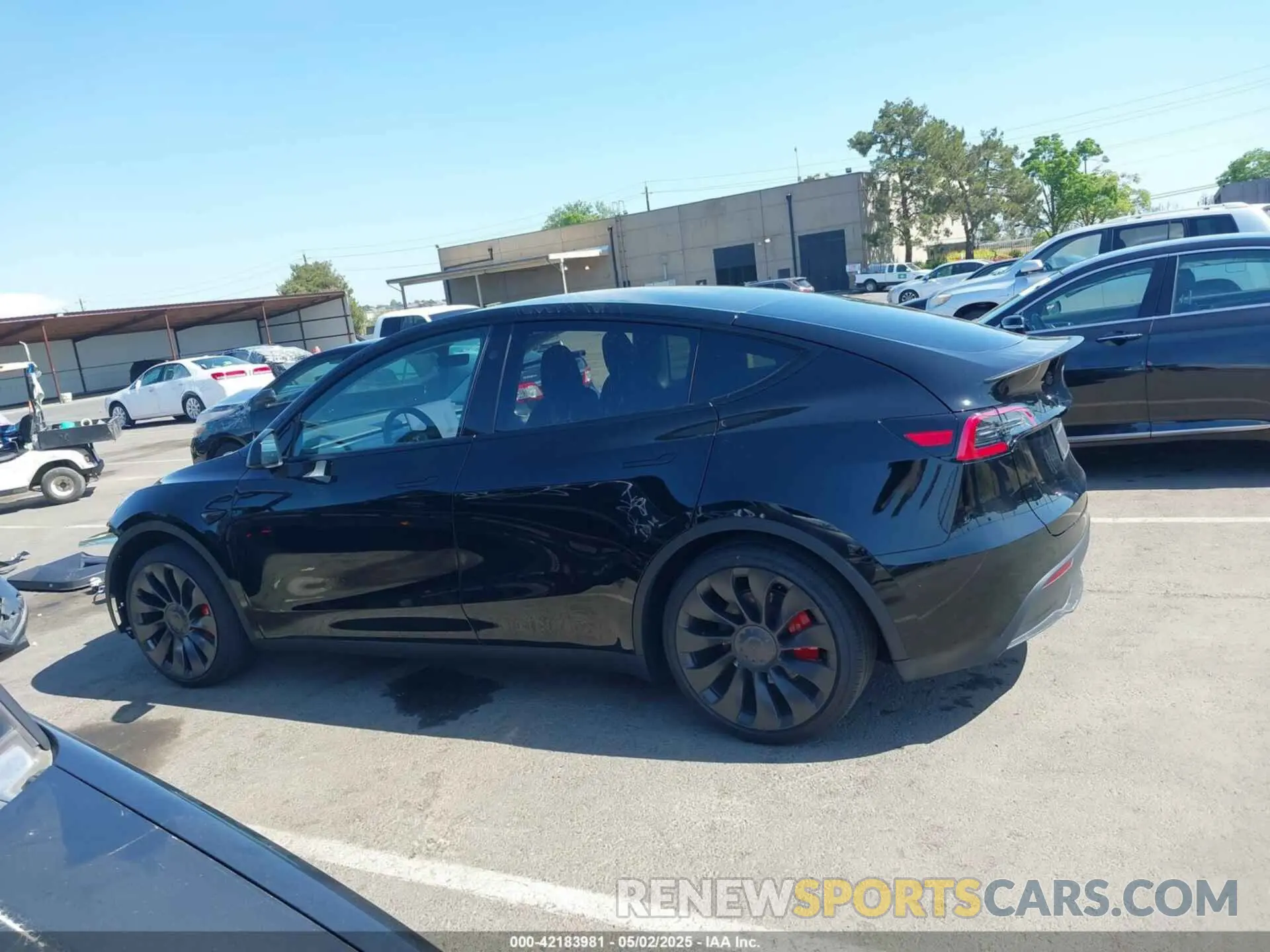 15 Photograph of a damaged car 7SAYGDEF2SF300505 TESLA MODEL Y 2025