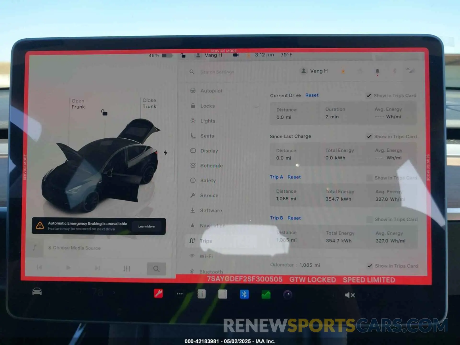 19 Photograph of a damaged car 7SAYGDEF2SF300505 TESLA MODEL Y 2025