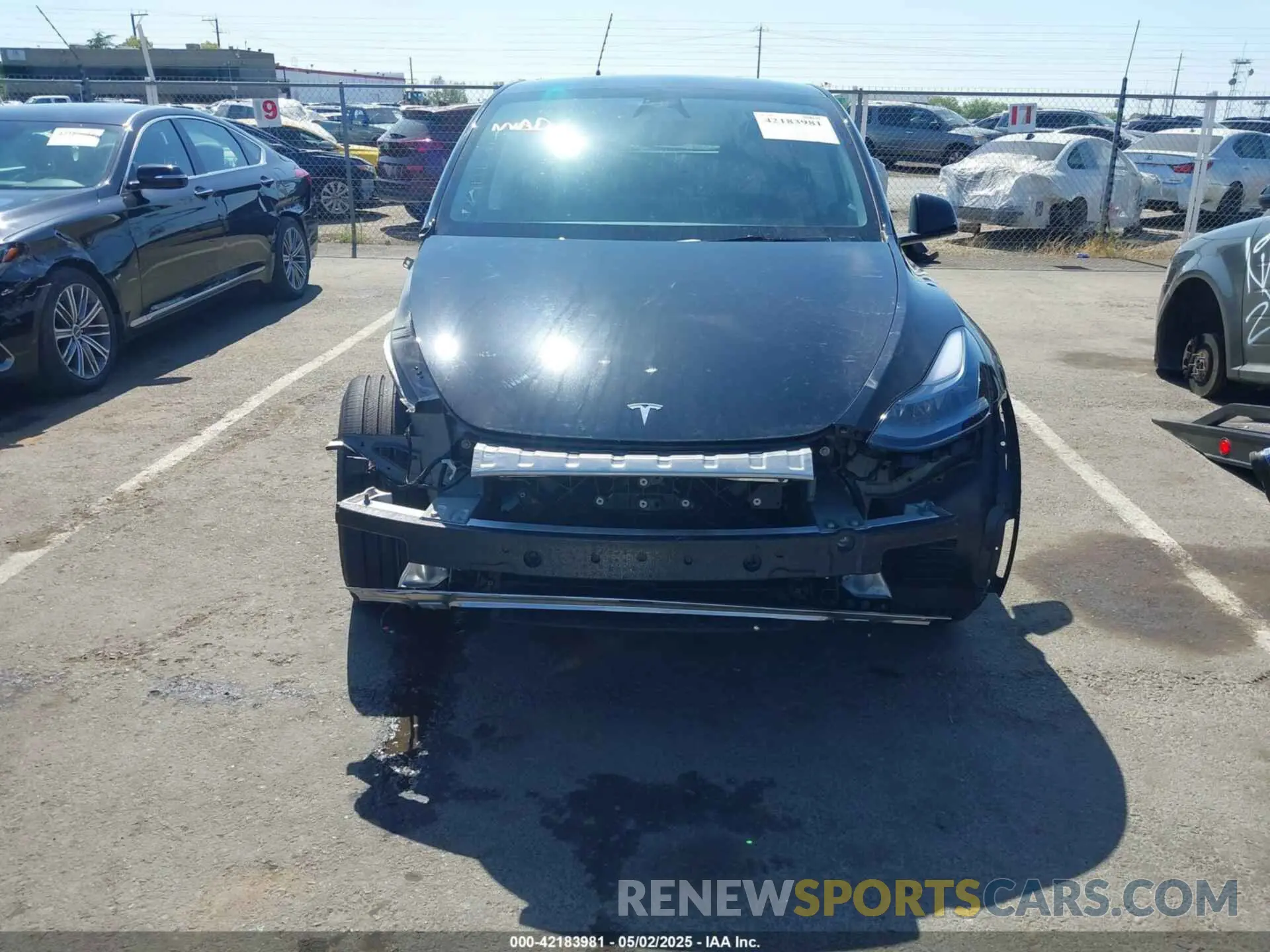 6 Photograph of a damaged car 7SAYGDEF2SF300505 TESLA MODEL Y 2025