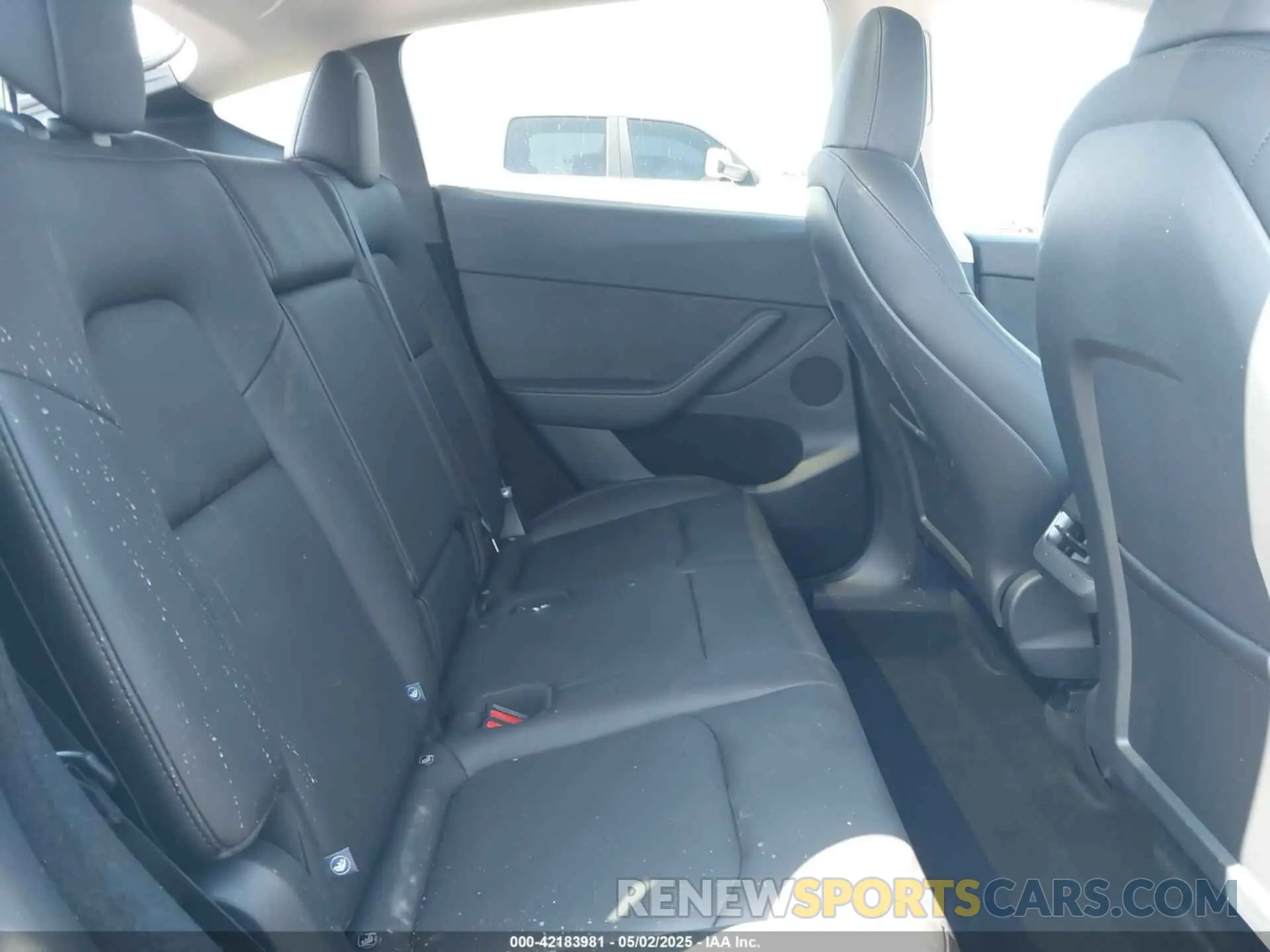 8 Photograph of a damaged car 7SAYGDEF2SF300505 TESLA MODEL Y 2025