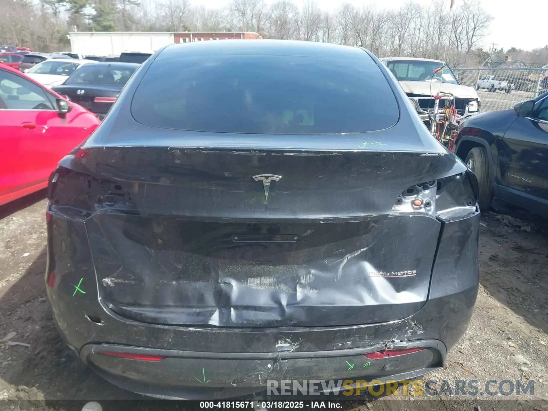 17 Photograph of a damaged car 7SAYGDEF4SA344146 TESLA MODEL Y 2025