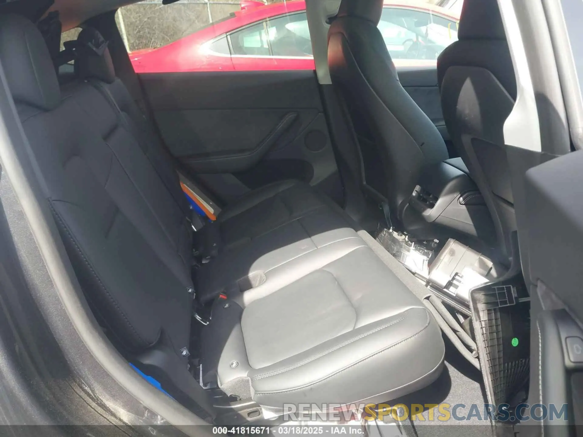8 Photograph of a damaged car 7SAYGDEF4SA344146 TESLA MODEL Y 2025