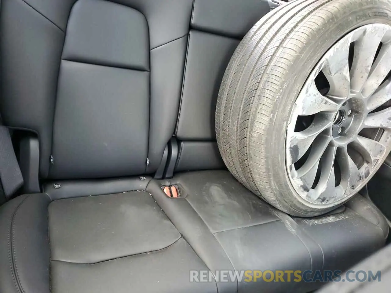 10 Photograph of a damaged car 7SAYGDEF9SF265722 TESLA MODEL Y 2025