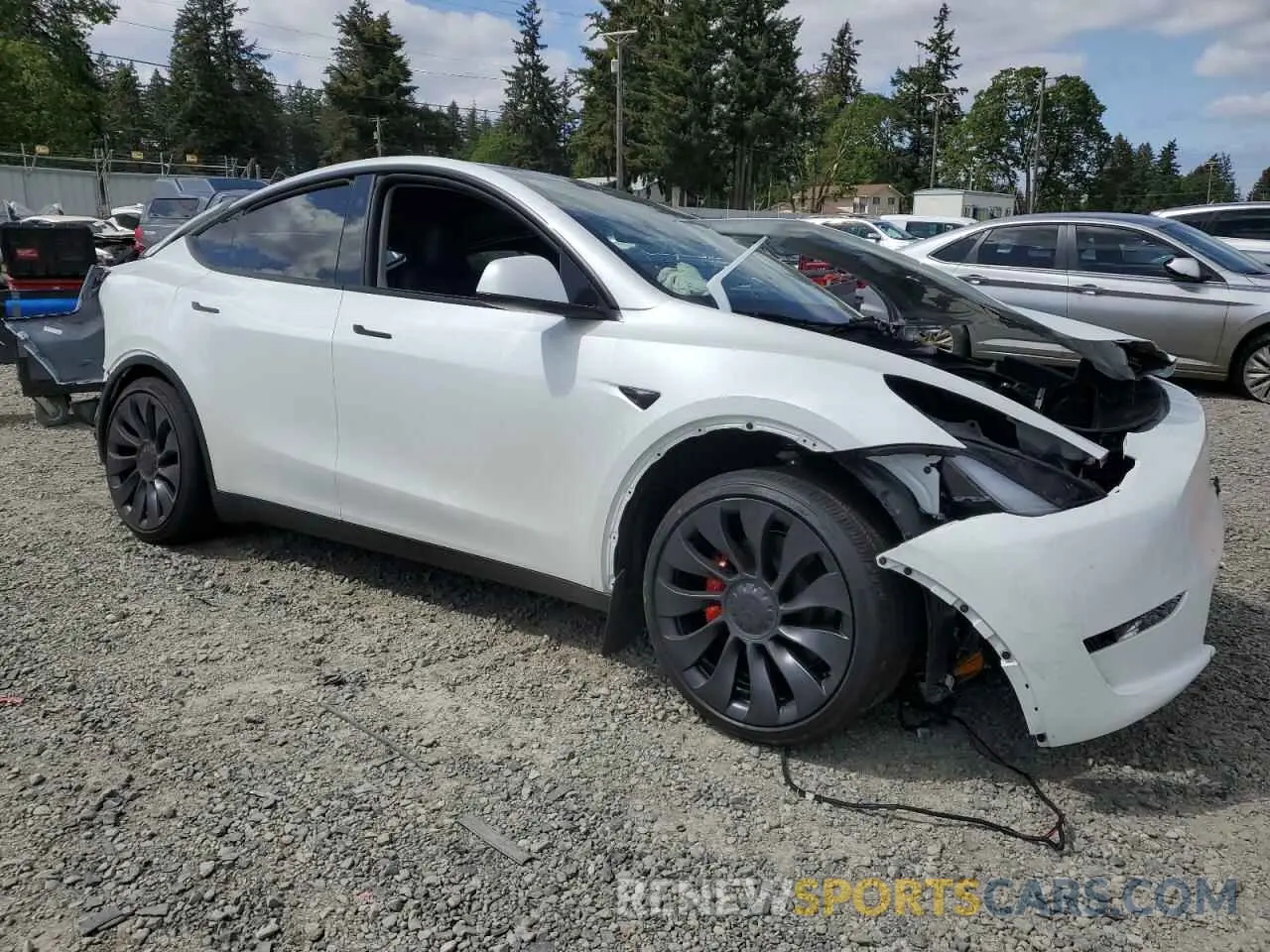 4 Photograph of a damaged car 7SAYGDEF9SF265722 TESLA MODEL Y 2025