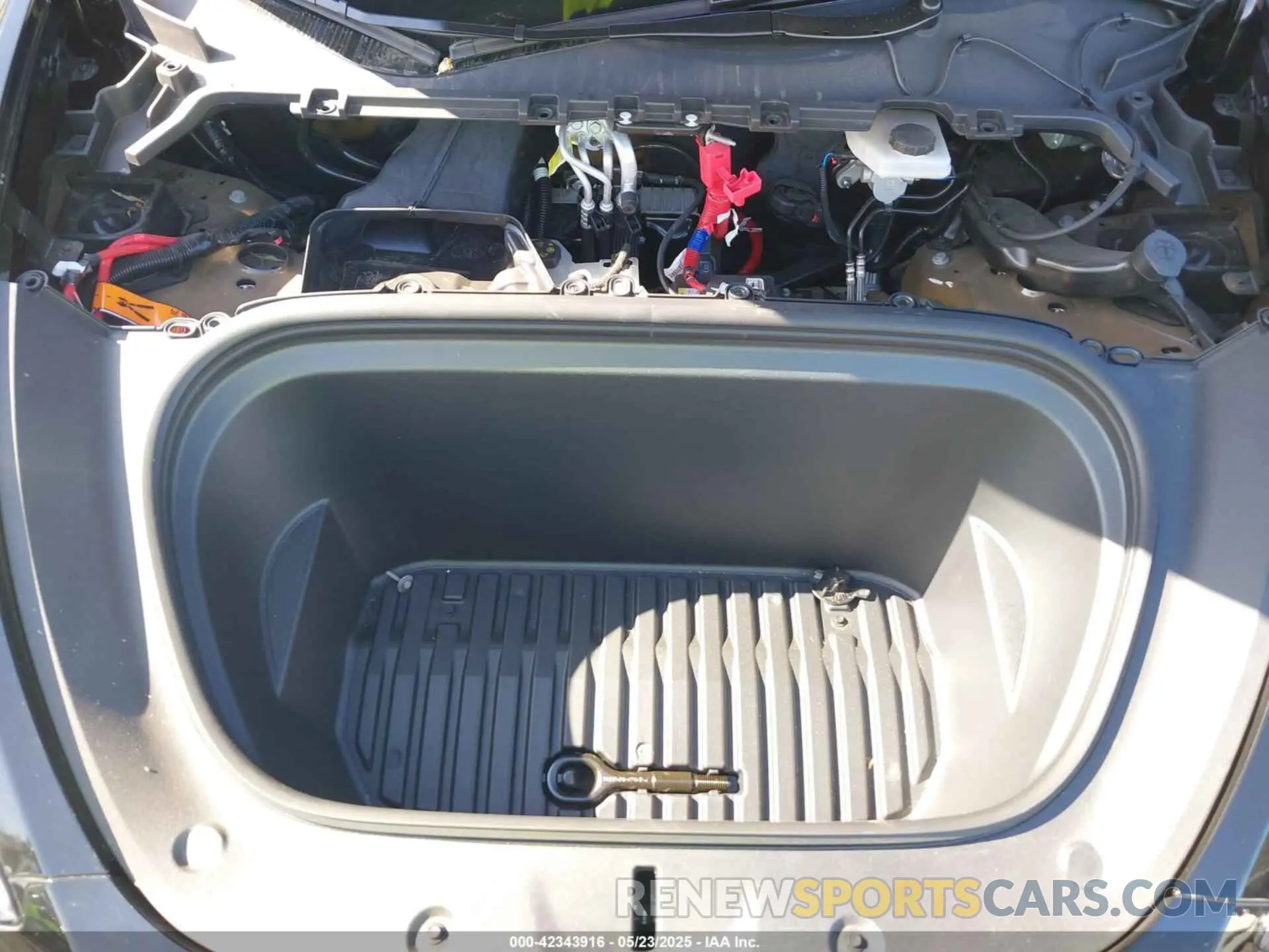 10 Photograph of a damaged car 7SAYGDEFXSF261145 TESLA MODEL Y 2025