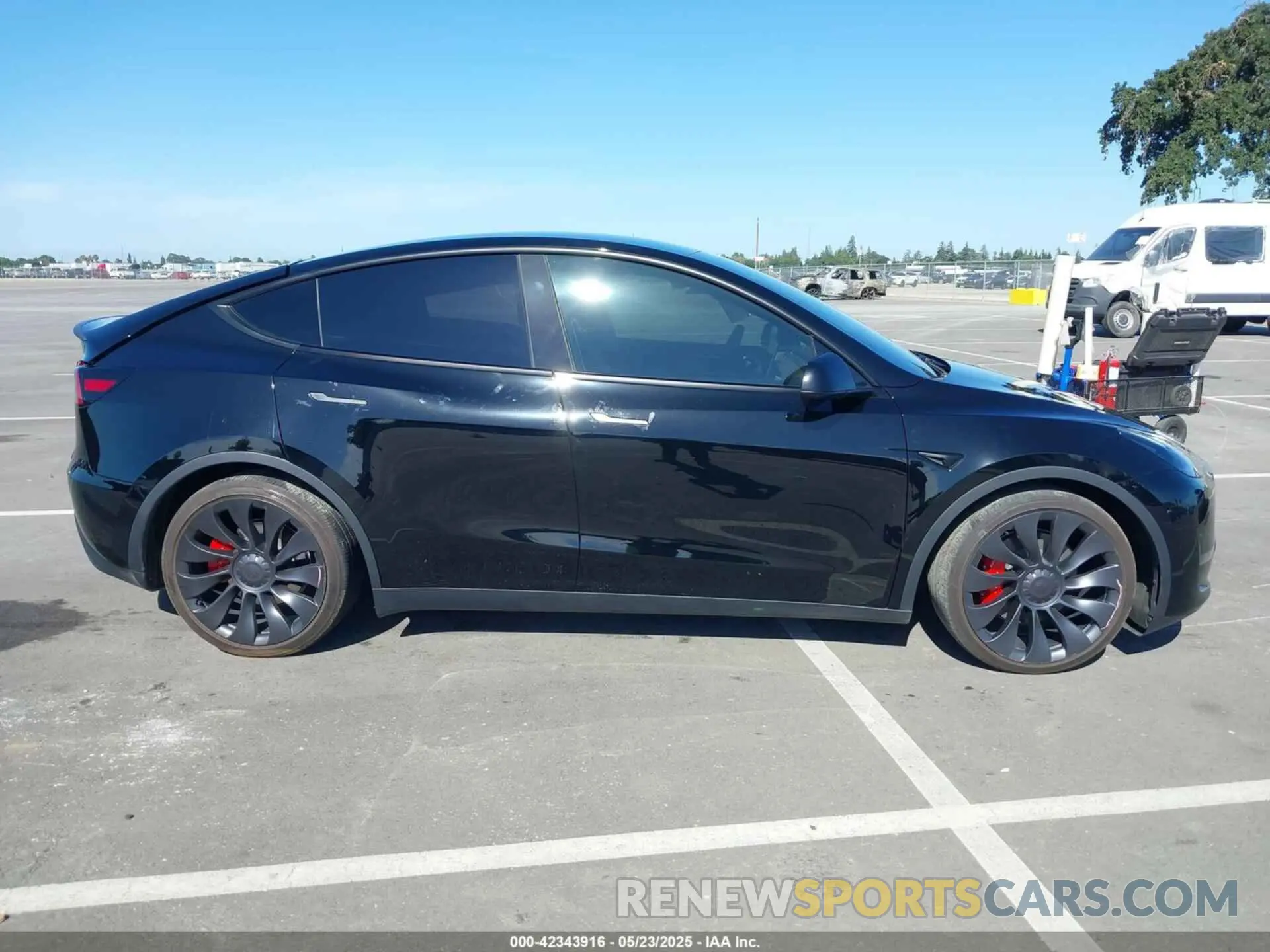 13 Photograph of a damaged car 7SAYGDEFXSF261145 TESLA MODEL Y 2025