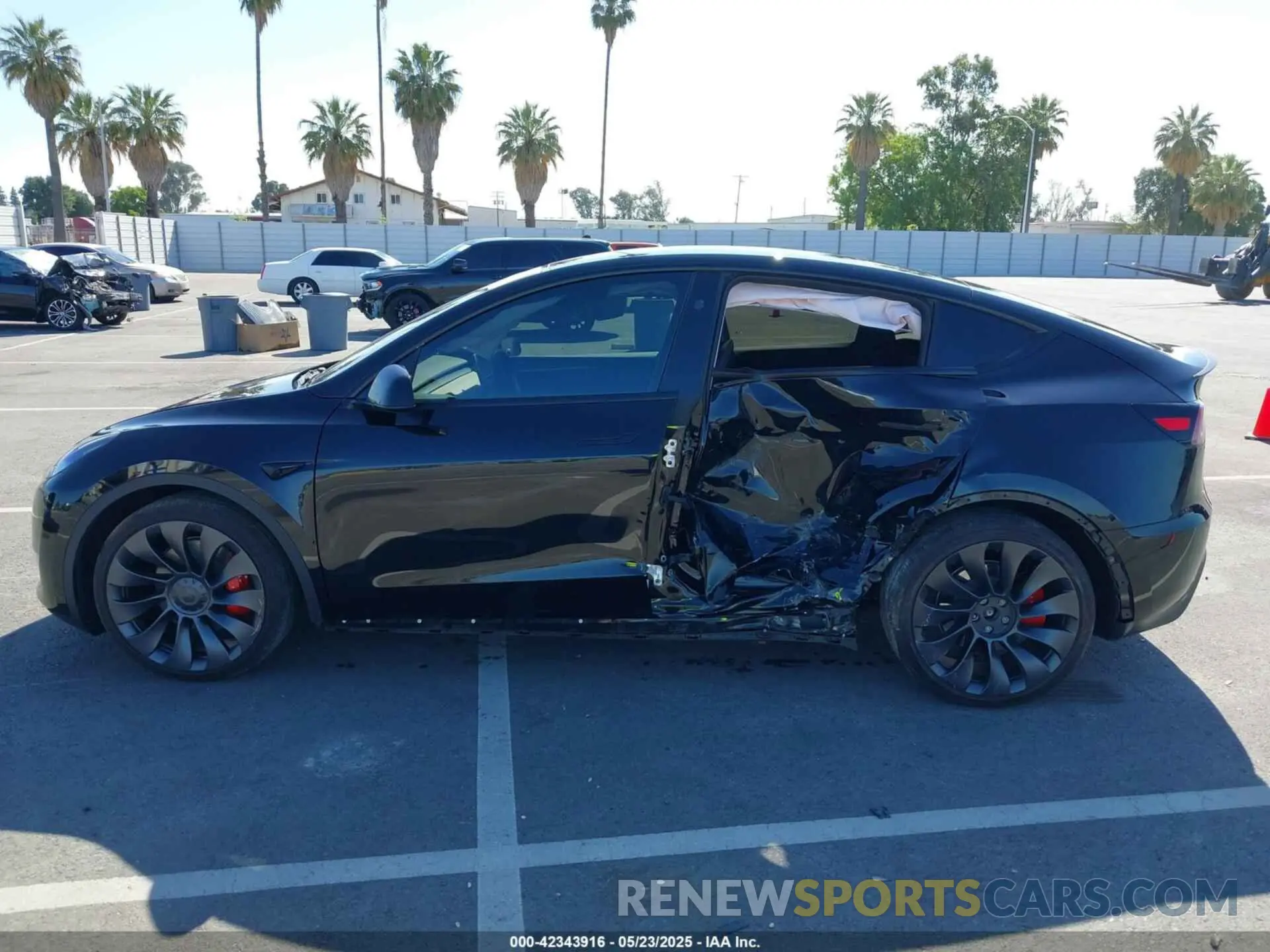 14 Photograph of a damaged car 7SAYGDEFXSF261145 TESLA MODEL Y 2025