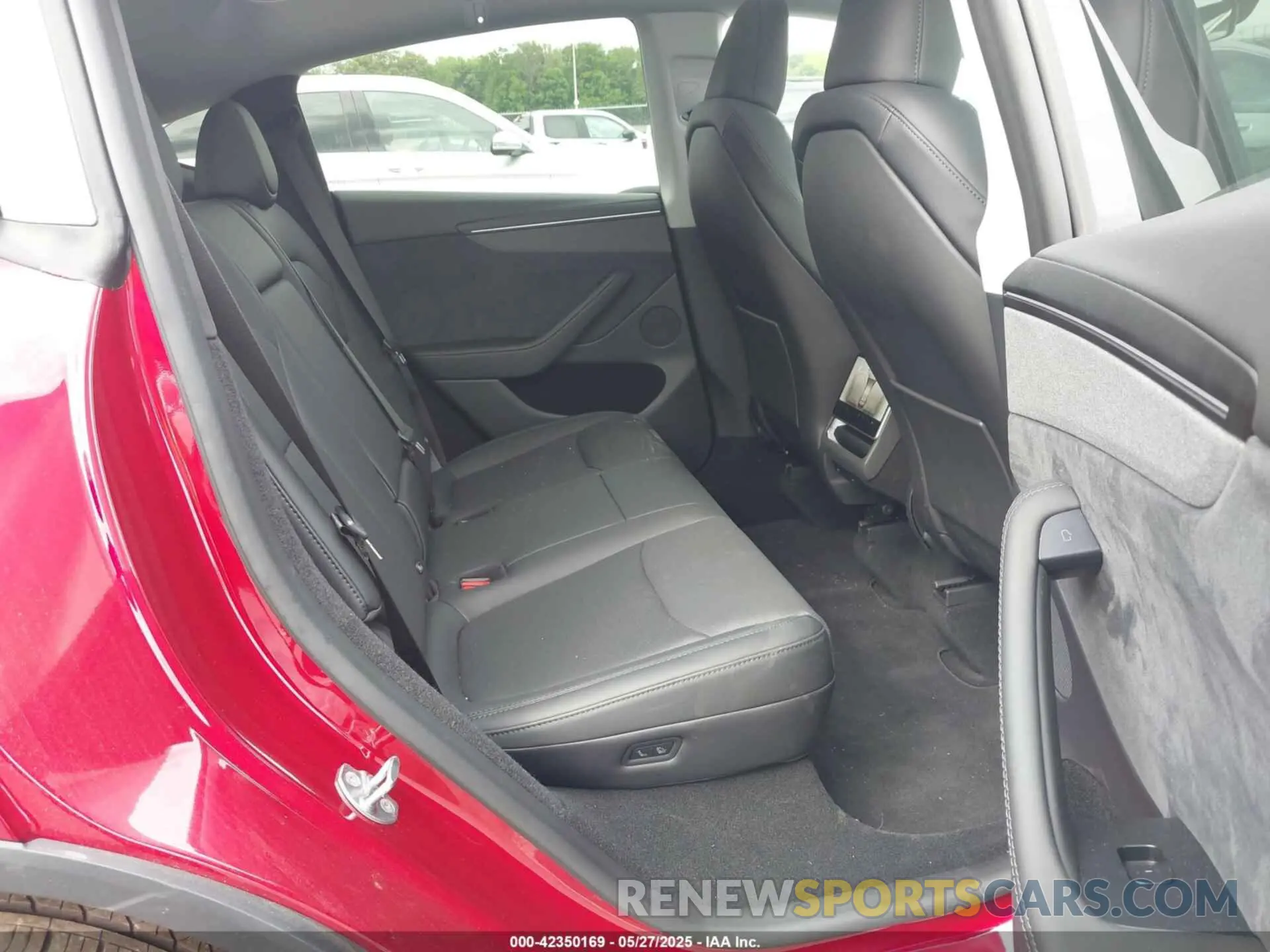 8 Photograph of a damaged car 7SAYGDEE2TF334260 TESLA MODEL Y 2026