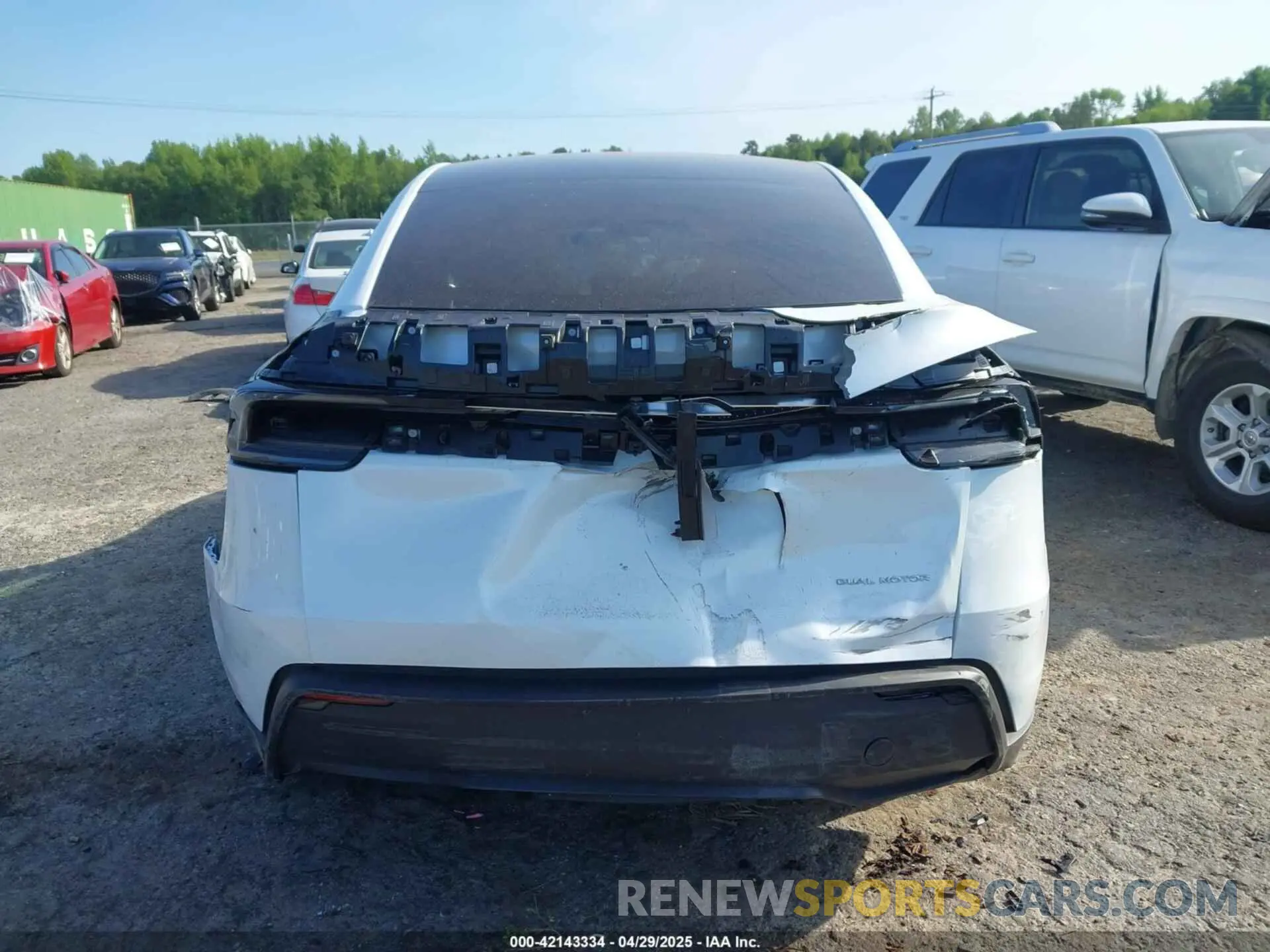 17 Photograph of a damaged car 7SAYGDEE3TA391421 TESLA MODEL Y 2026
