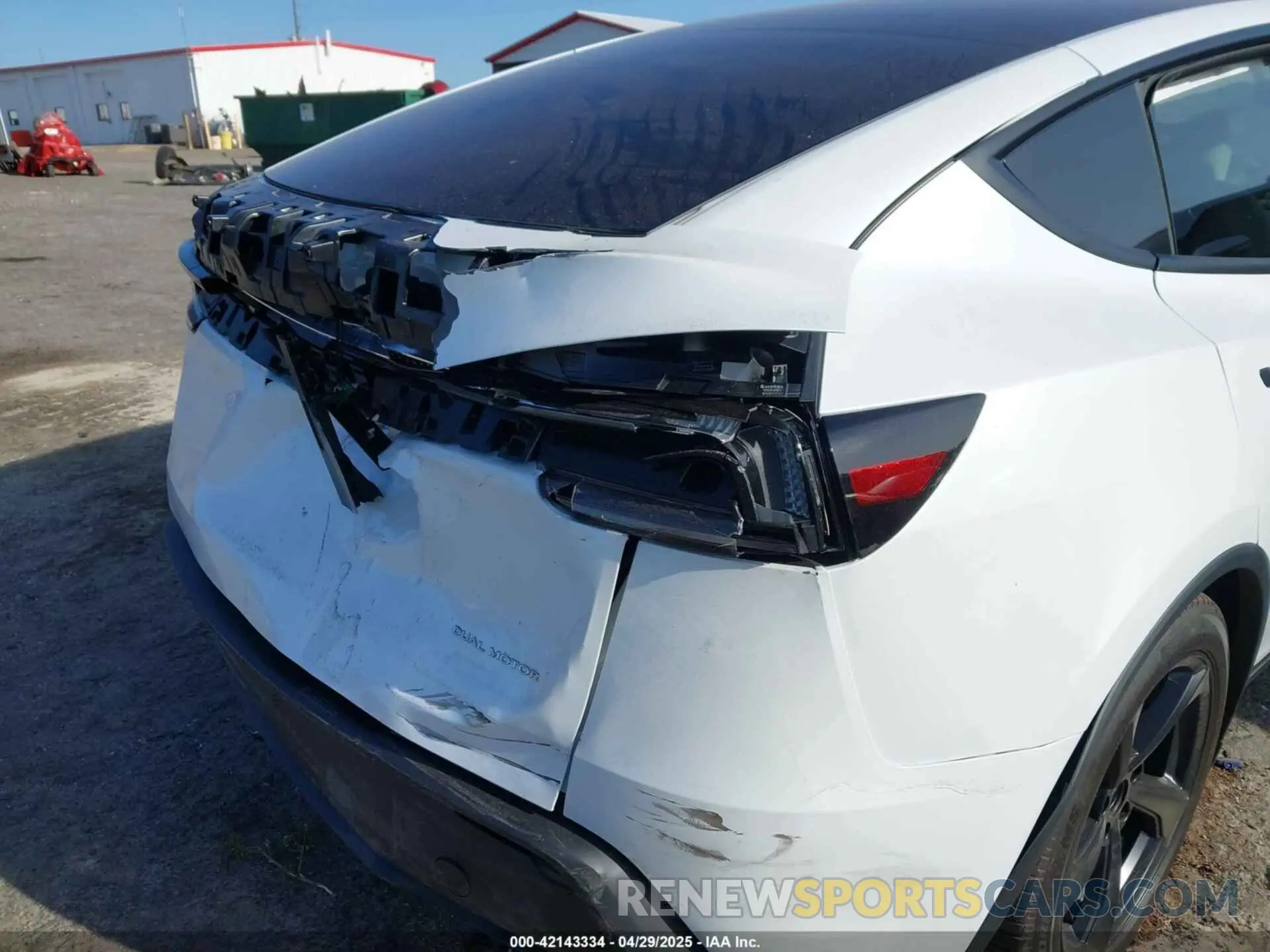 6 Photograph of a damaged car 7SAYGDEE3TA391421 TESLA MODEL Y 2026