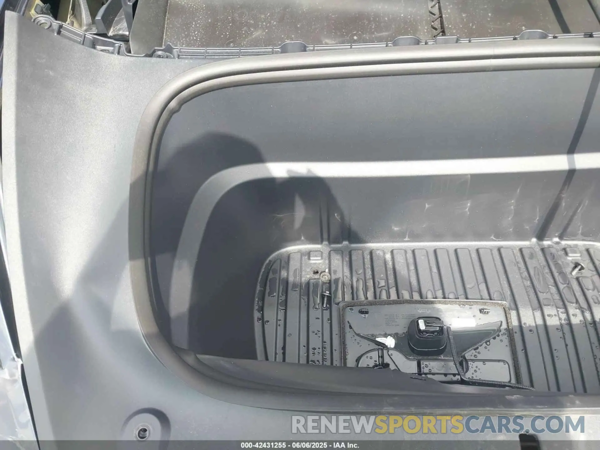 10 Photograph of a damaged car 7SAYGDEE5TA391226 TESLA MODEL Y 2026