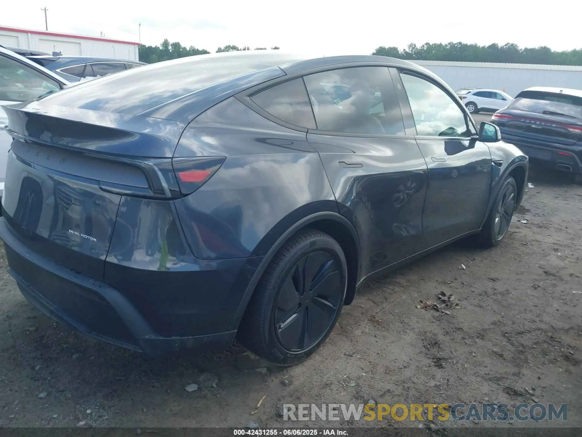 4 Photograph of a damaged car 7SAYGDEE5TA391226 TESLA MODEL Y 2026