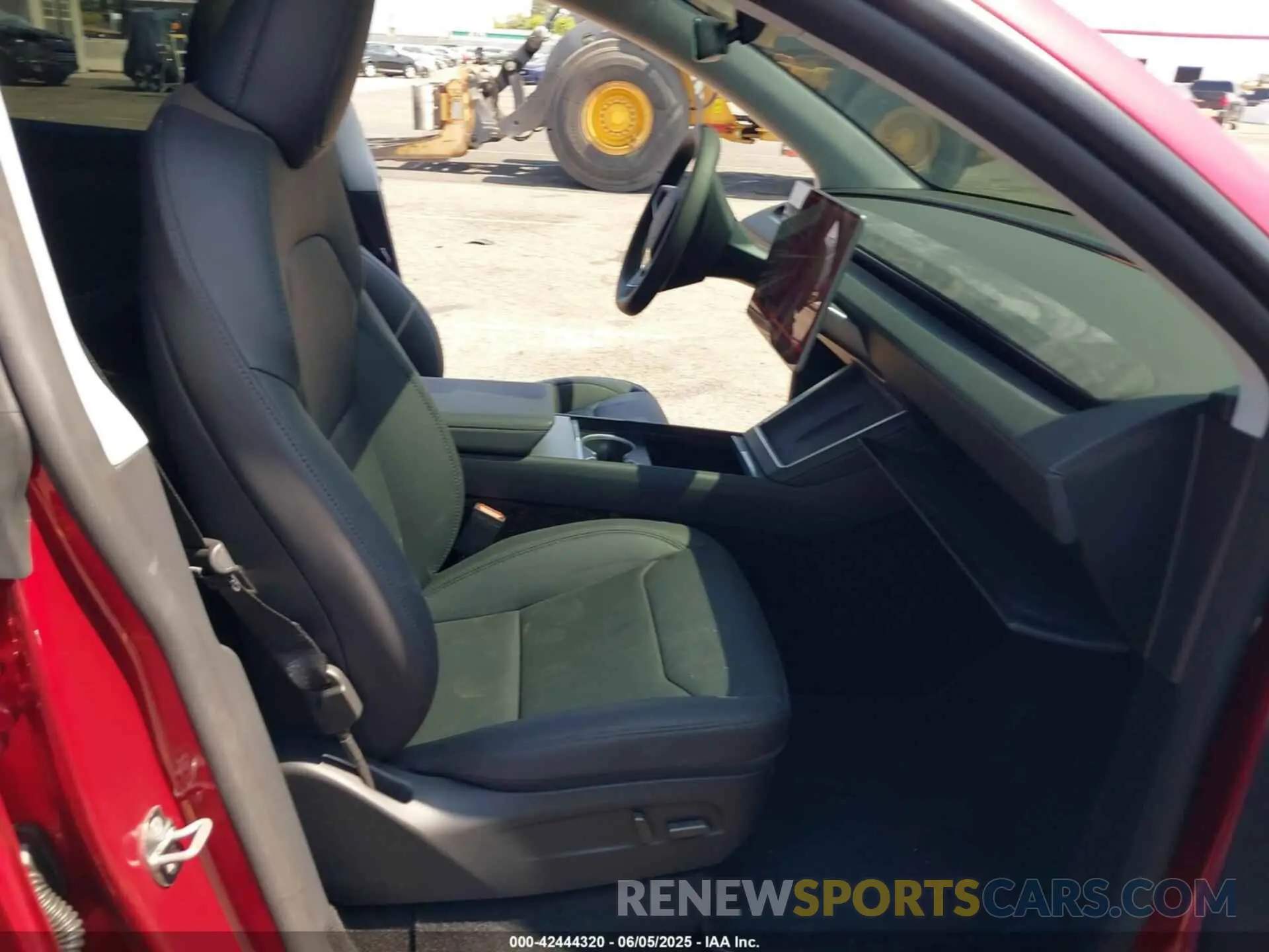 5 Photograph of a damaged car 7SAYGDEE5TF329828 TESLA MODEL Y 2026