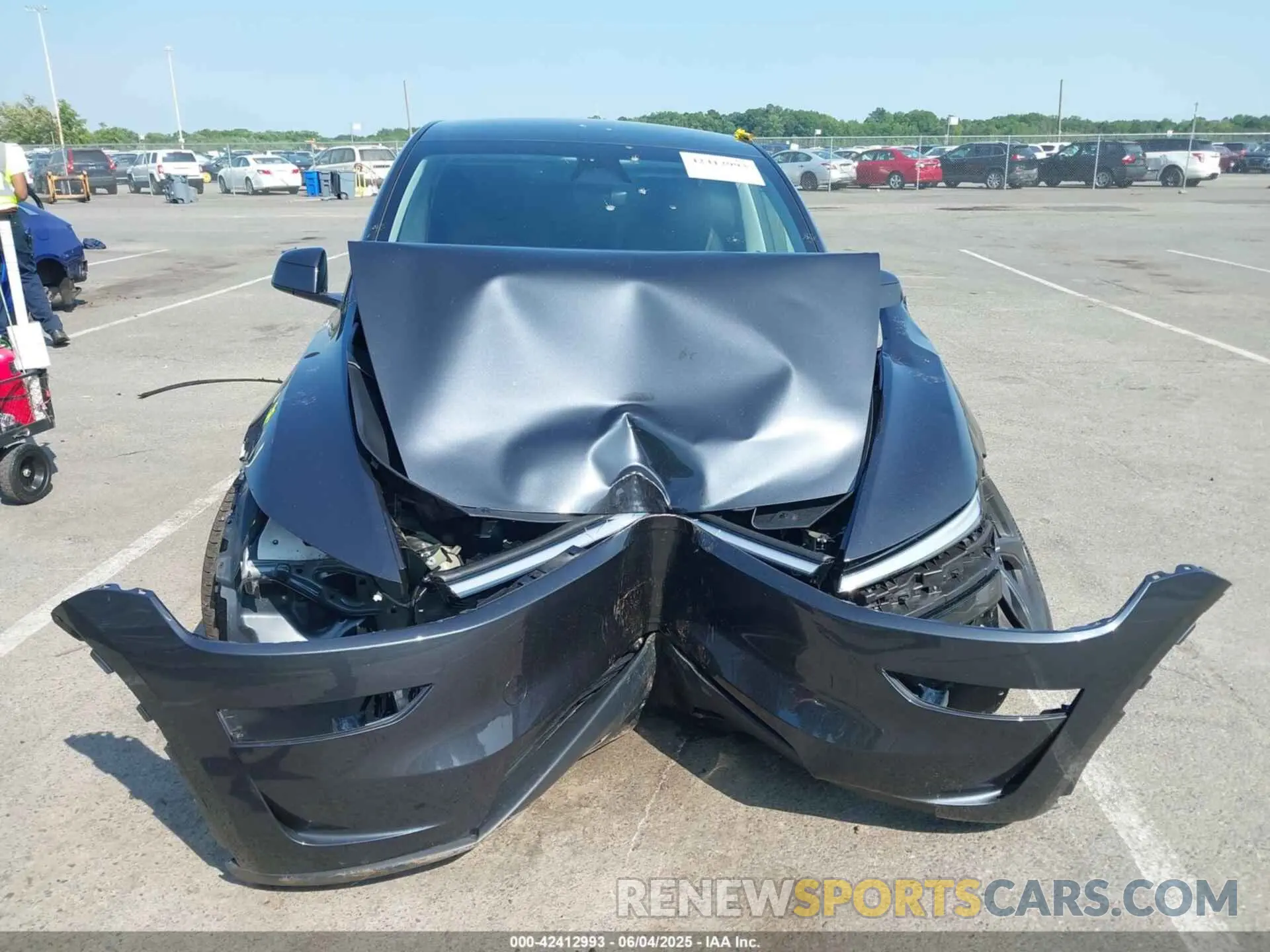 12 Photograph of a damaged car 7SAYGDEE6TF358741 TESLA MODEL Y 2026