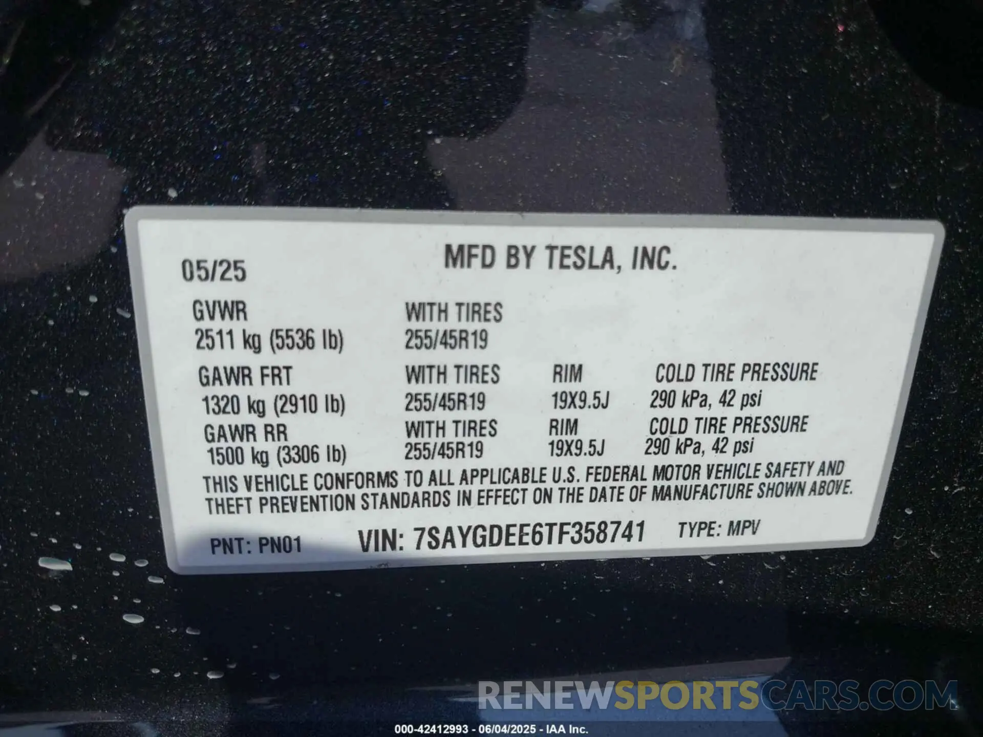 9 Photograph of a damaged car 7SAYGDEE6TF358741 TESLA MODEL Y 2026