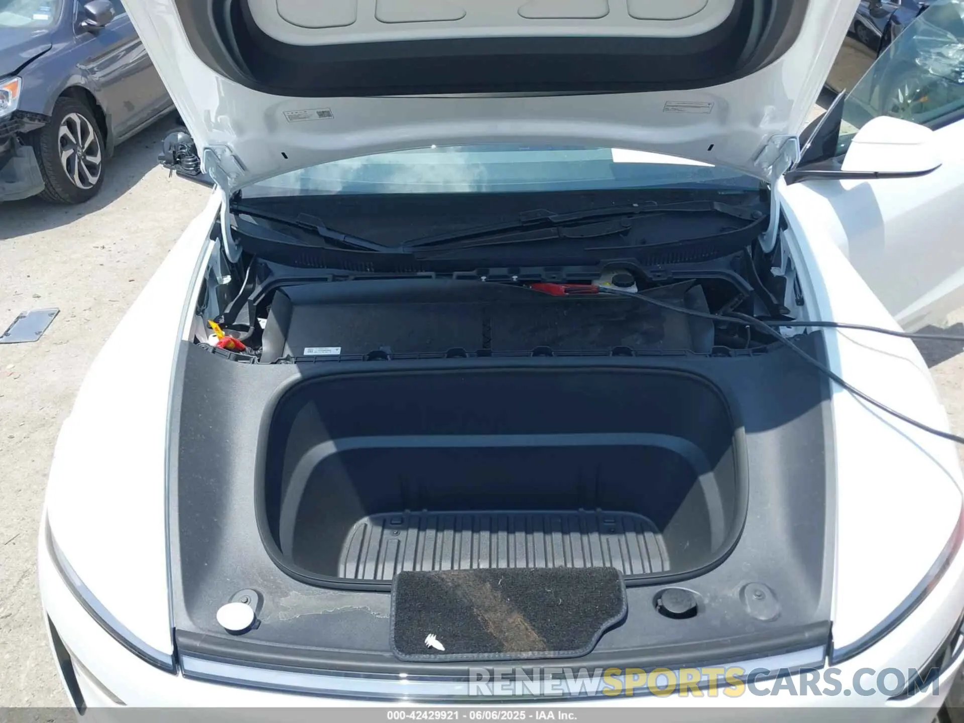 10 Photograph of a damaged car 7SAYGDEE7TA393981 TESLA MODEL Y 2026