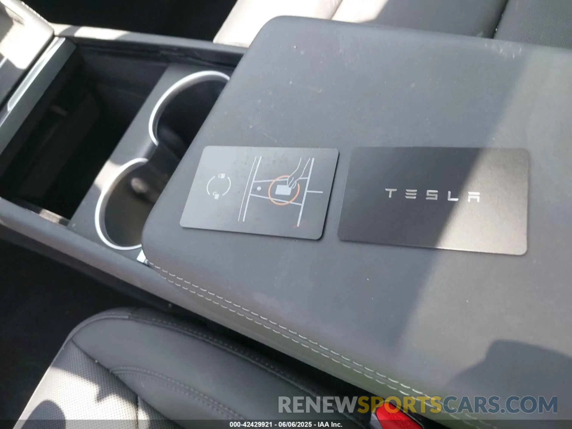 11 Photograph of a damaged car 7SAYGDEE7TA393981 TESLA MODEL Y 2026