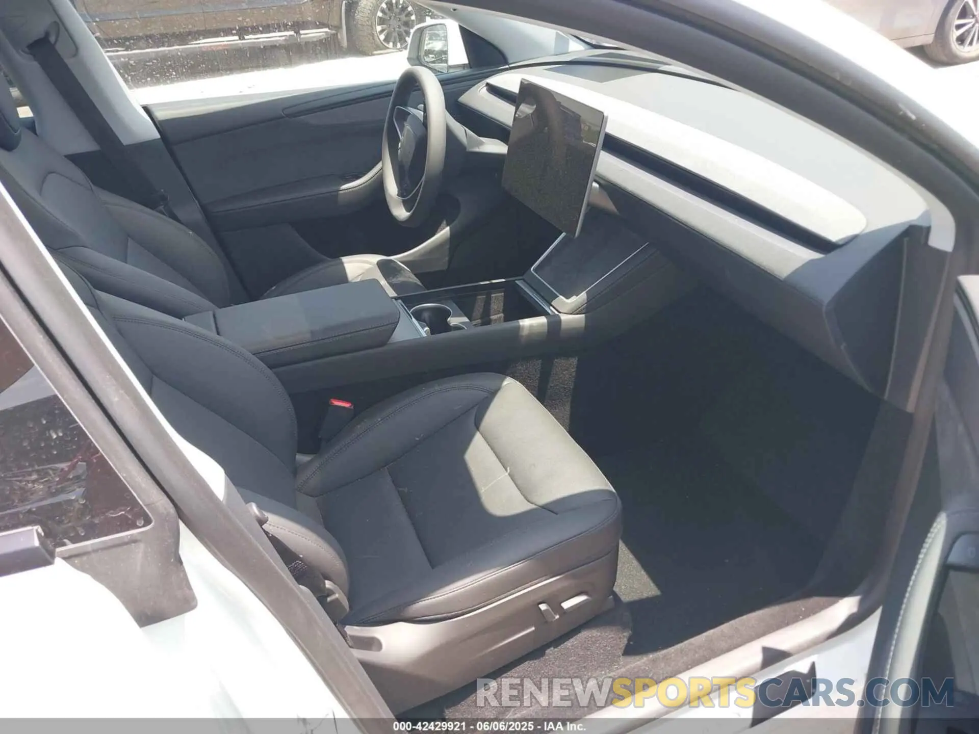 5 Photograph of a damaged car 7SAYGDEE7TA393981 TESLA MODEL Y 2026