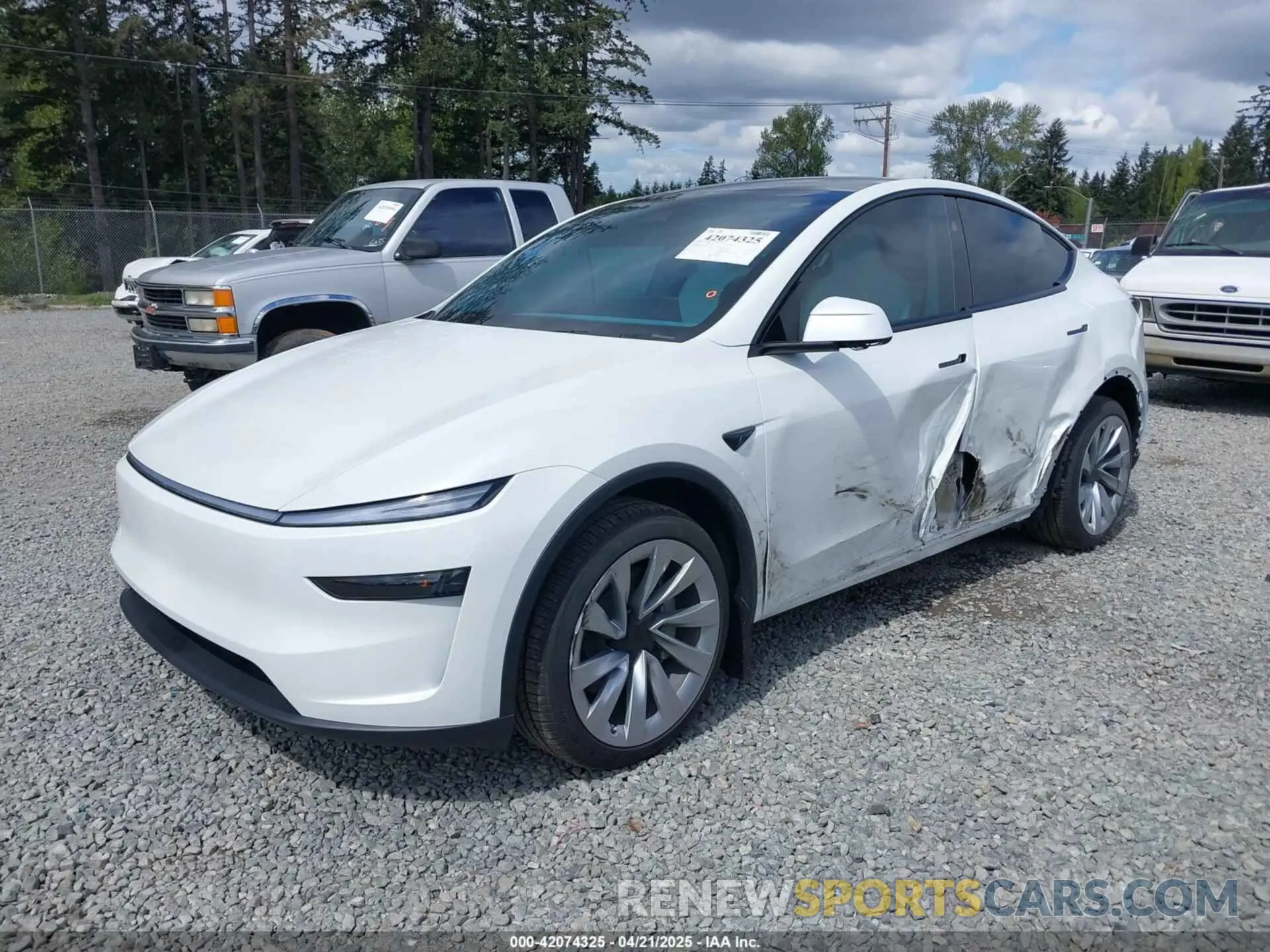 2 Photograph of a damaged car 7SAYGDEE7TF331404 TESLA MODEL Y 2026
